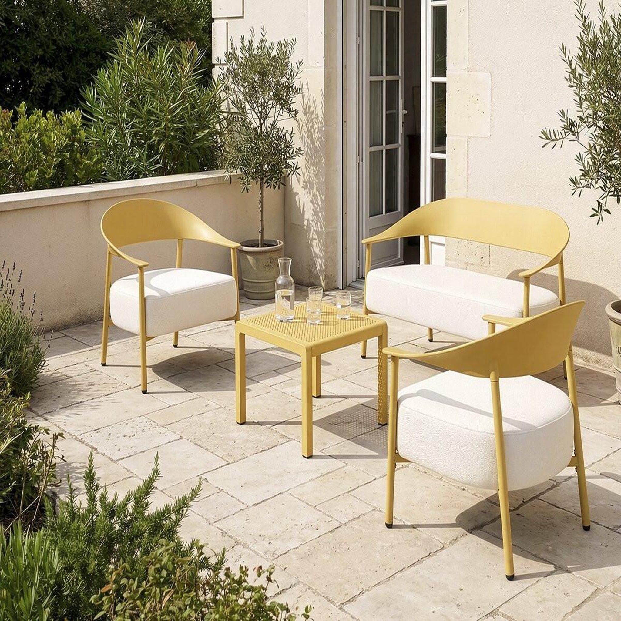 Voir la diapositive 2 : Habitat et Jardin Salon de jardin en métal et plastique  céora  - 4 places - jaune