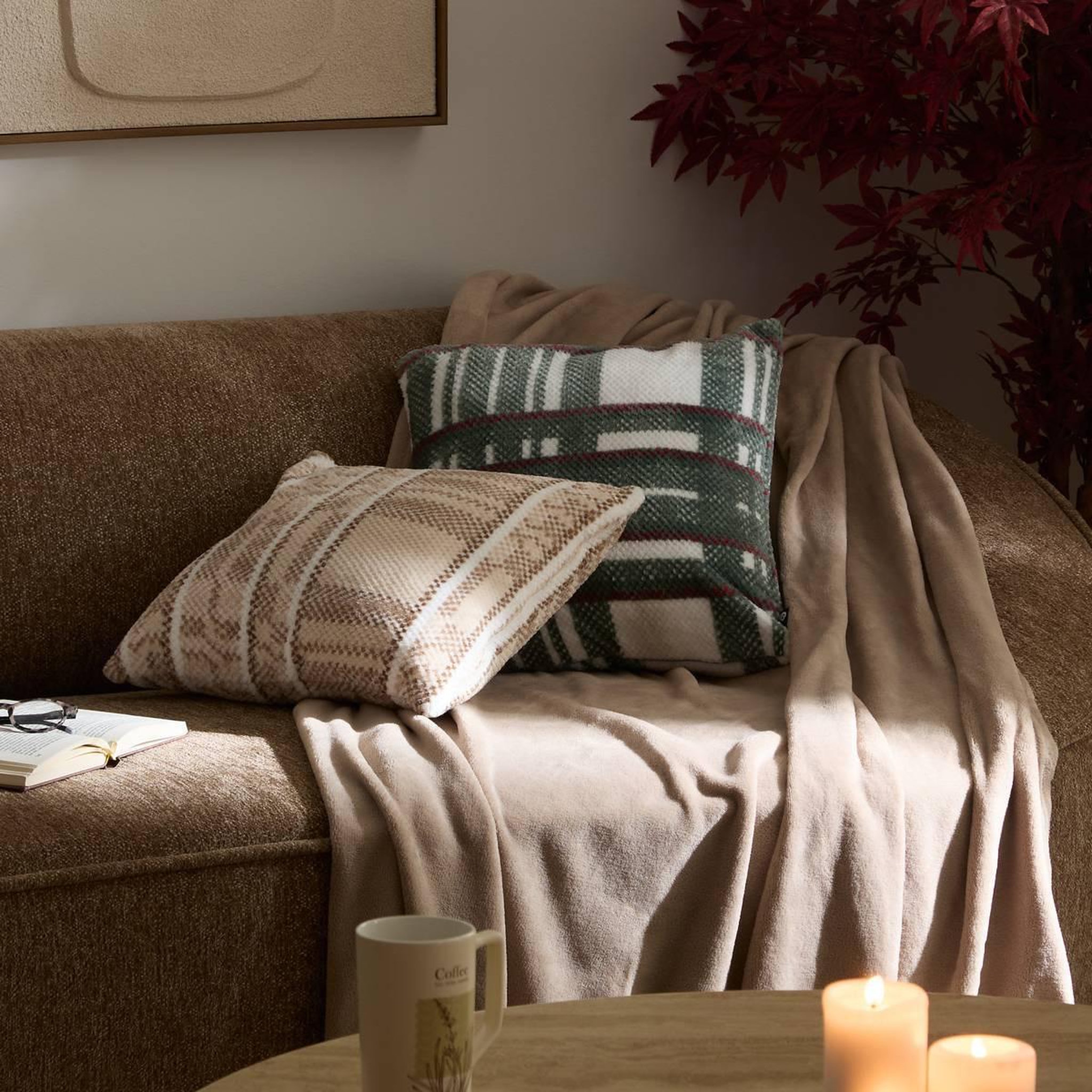 Voir la diapositive 6 : ATMOSPHERA Coussin jacquard en flanelle  lary  40x40cm beige lin