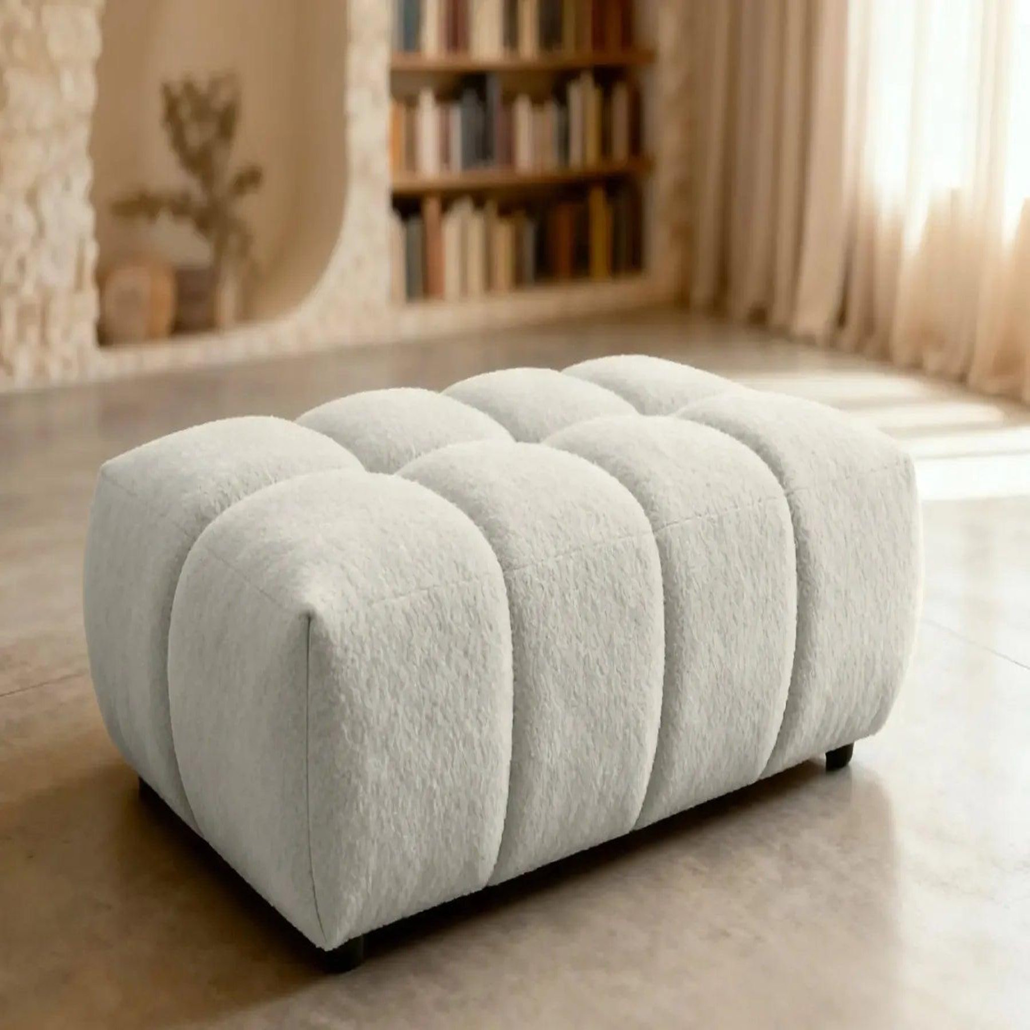 Voir la diapositive 4 : CASANOVA PARIS Alexia - pouf tissu bouclette