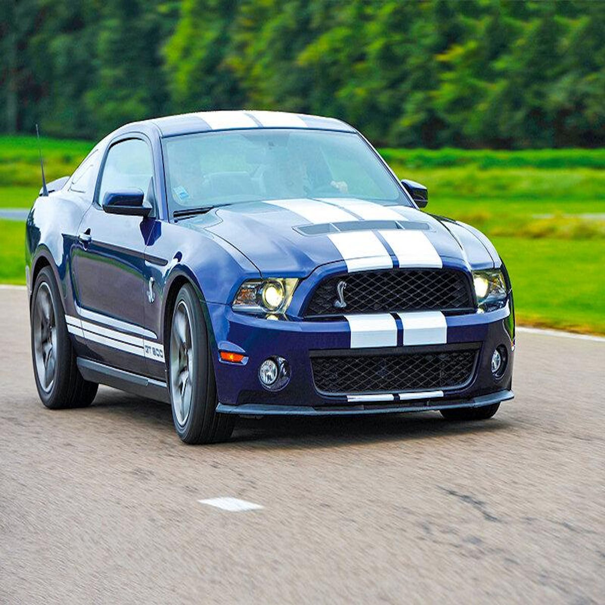 Smartbox Stage de pilotage : 2 tours sur le circuit de Trappes en Ford Mustang Shelby GT500 - Coffret Cadeau Sport & Aventure