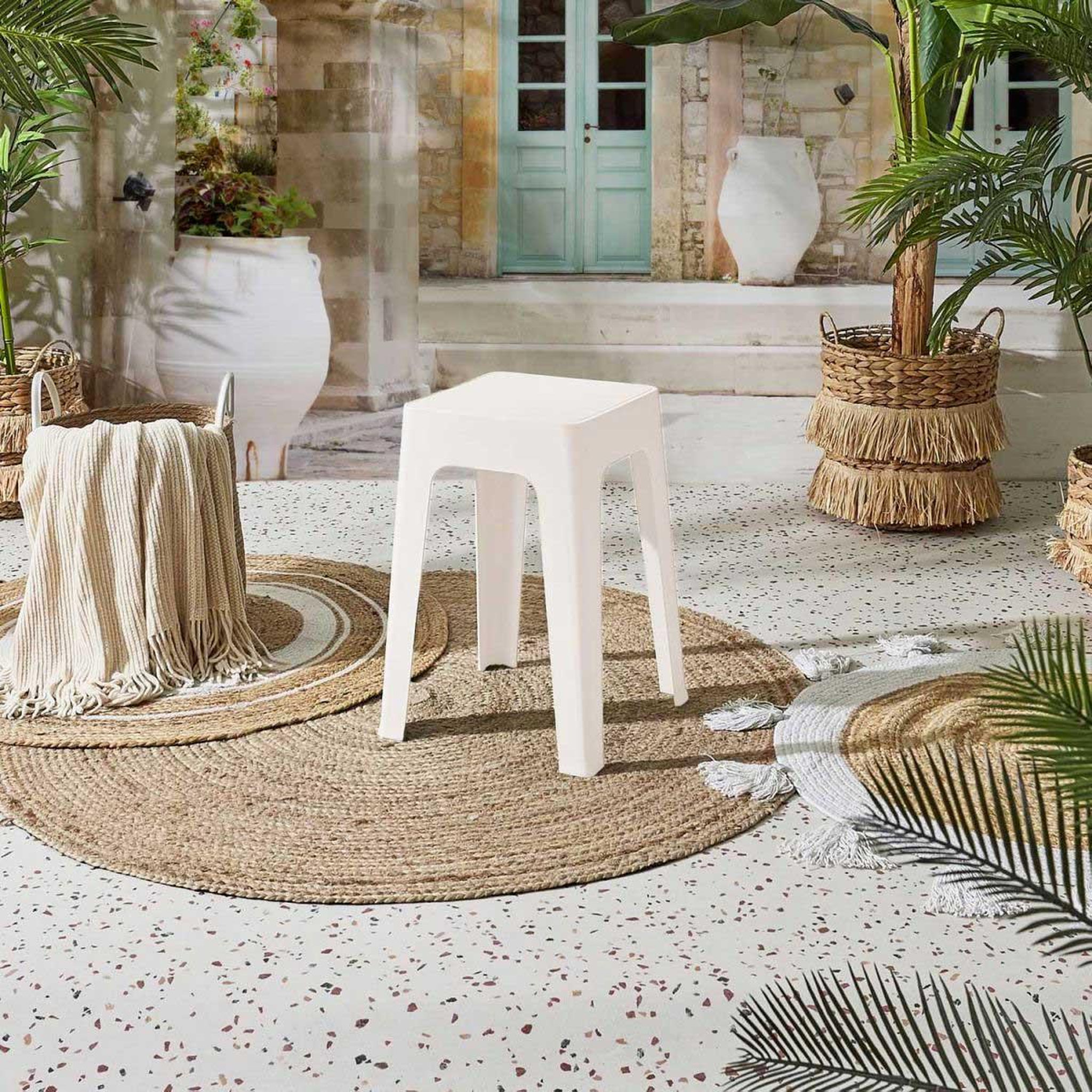 Voir la diapositive 4 : The Home Deco Factory Lot de 6 tabourets empilables  spectra  47cm crème