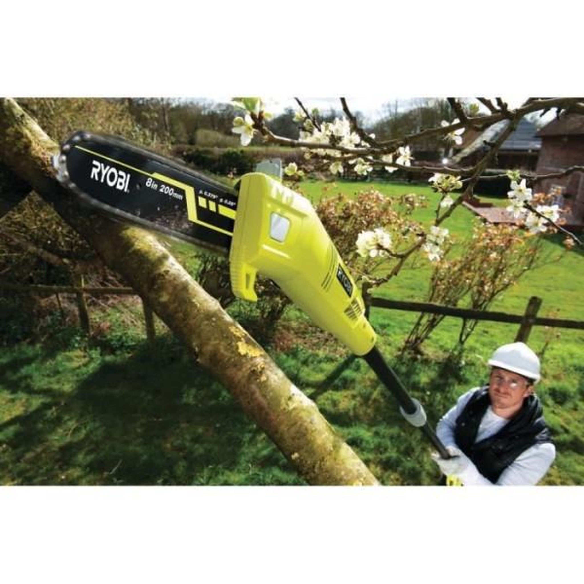 Voir la diapositive 2 : Ryobi RYOBI - Elagueur sur perche 750 W - guide 20 cm incliné a 15°- 10 m/s - tube d'extension 90 cm - guide incliné a 15° - RPP75