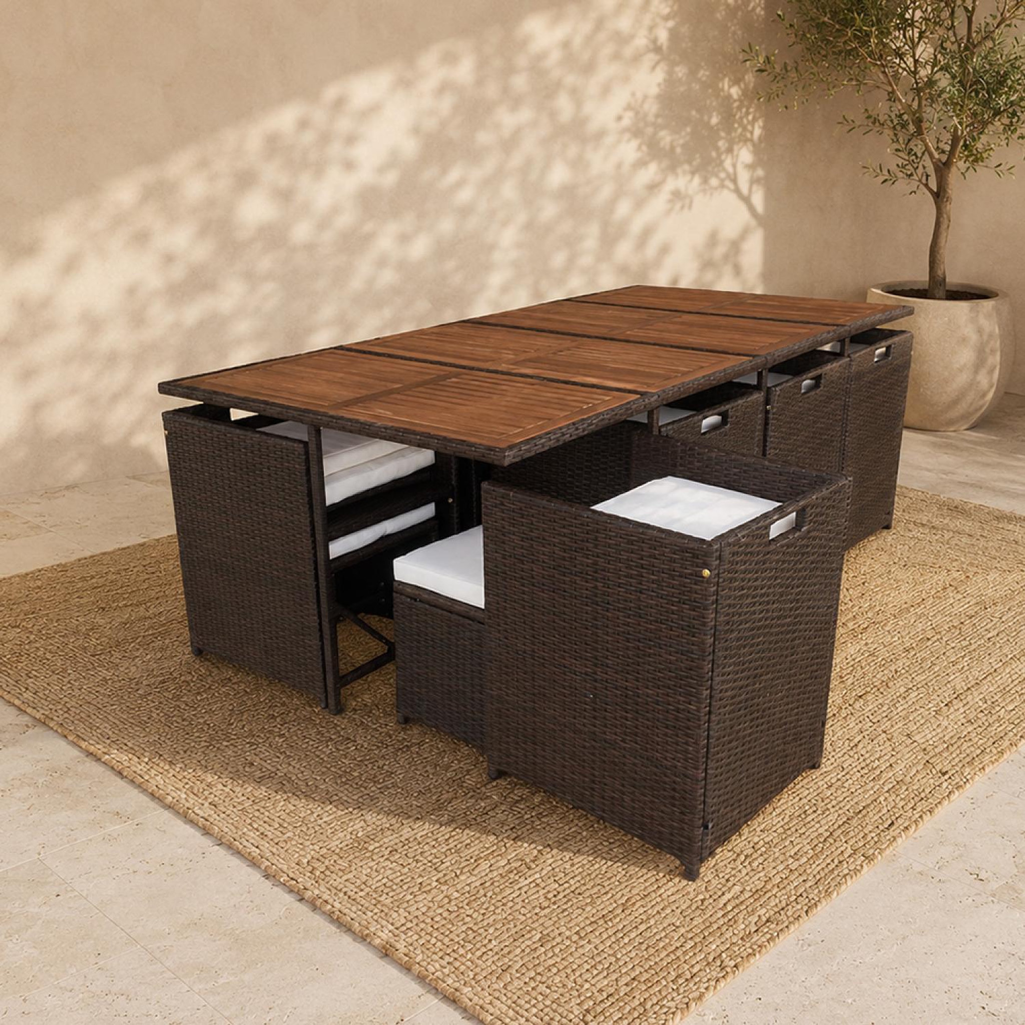 Voir la diapositive 6 : CONCEPT USINE Salon de jardin 12 pl en résine marron et coussins beige + housse TOLEDO