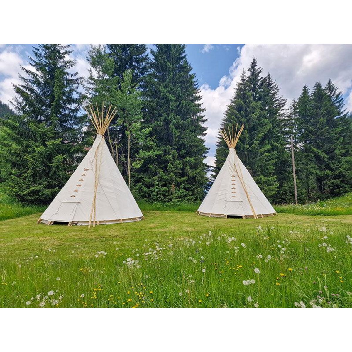 Smartbox 3 jours insolites en tipi en famille près de Megève - Coffret Cadeau Séjour