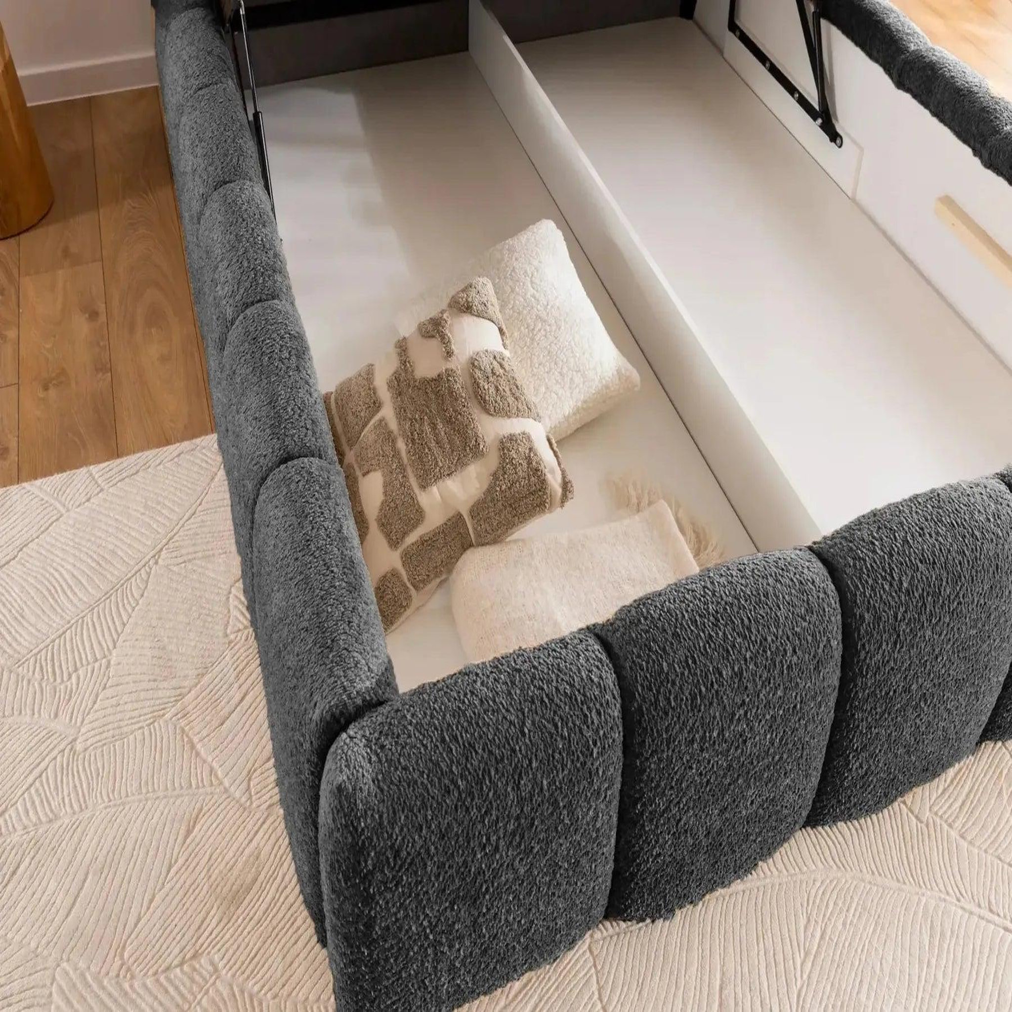 Voir la diapositive 6 : CASANOVA PARIS Elise - lit coffre tissu bouclette