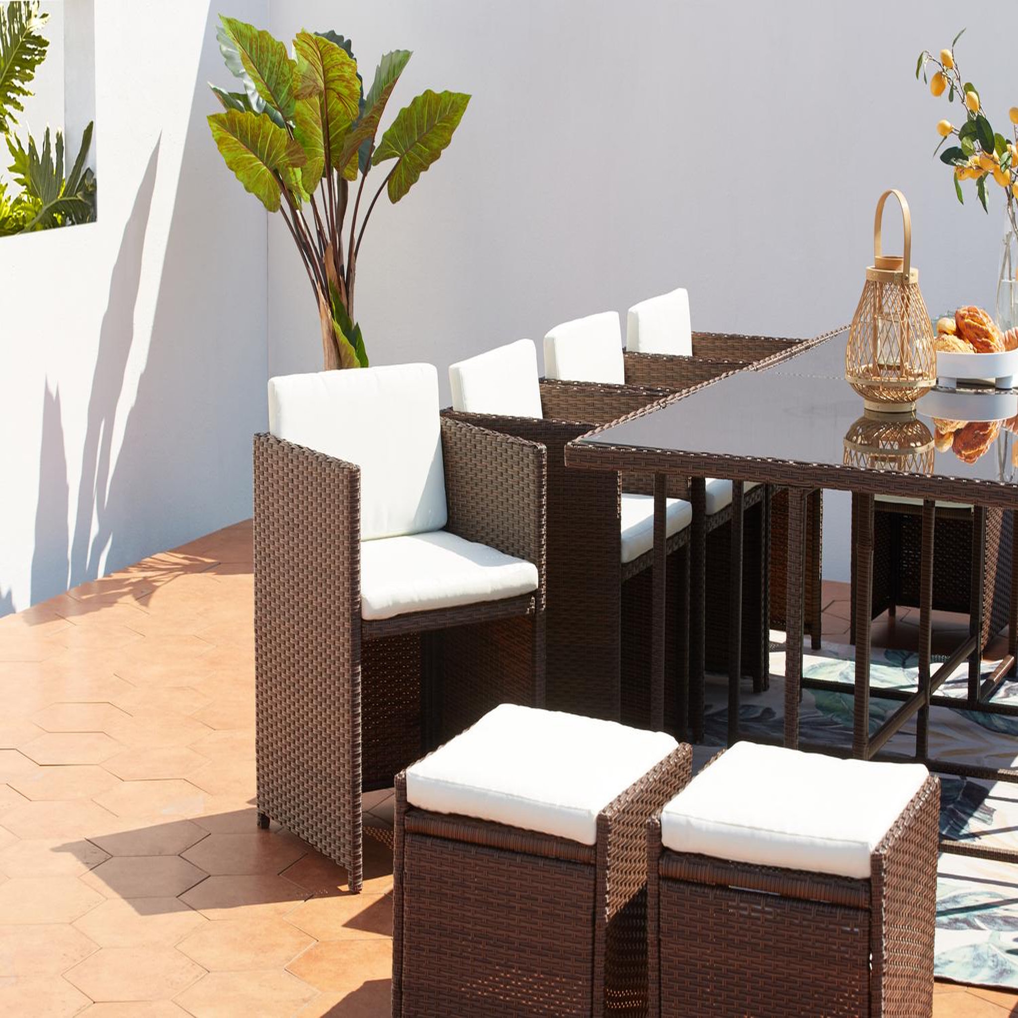 Voir la diapositive 4 : CONCEPT USINE Table et chaises 12 places encastrables résine marron-blanc miami