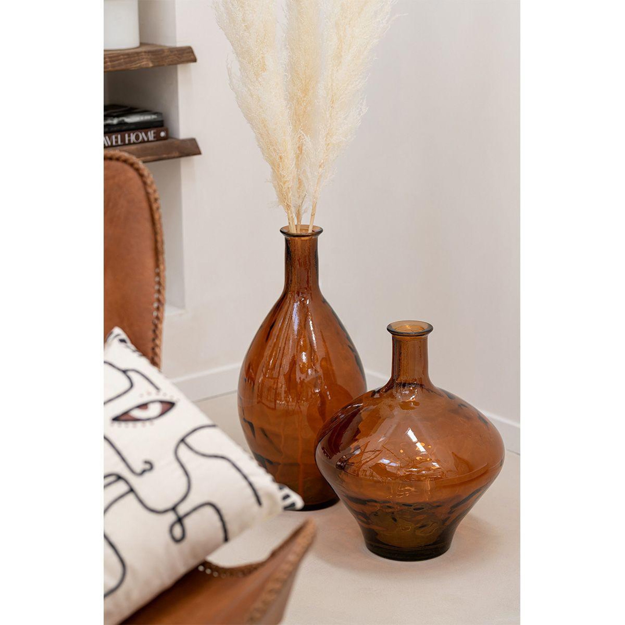 Voir la diapositive 3 : J-LINE Vase design en verre  cherry  60cm marron