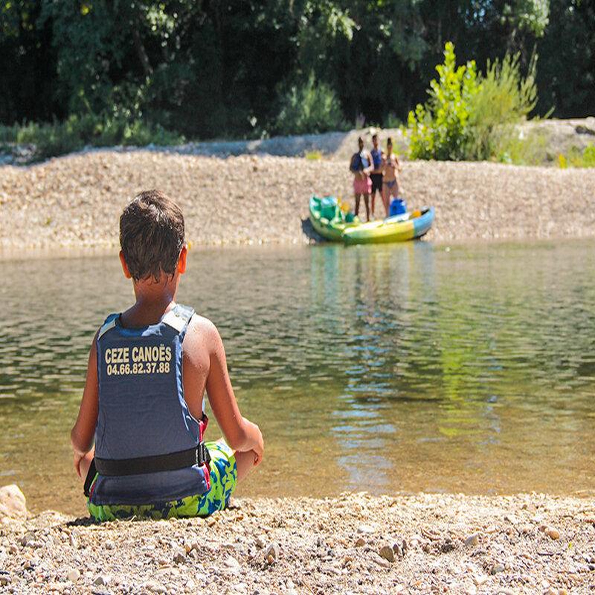 Voir la diapositive 4 : Smartbox Balade nautique près d'alès : descente en kayak ou stand-up paddle - coffret cadeau sport & aventure