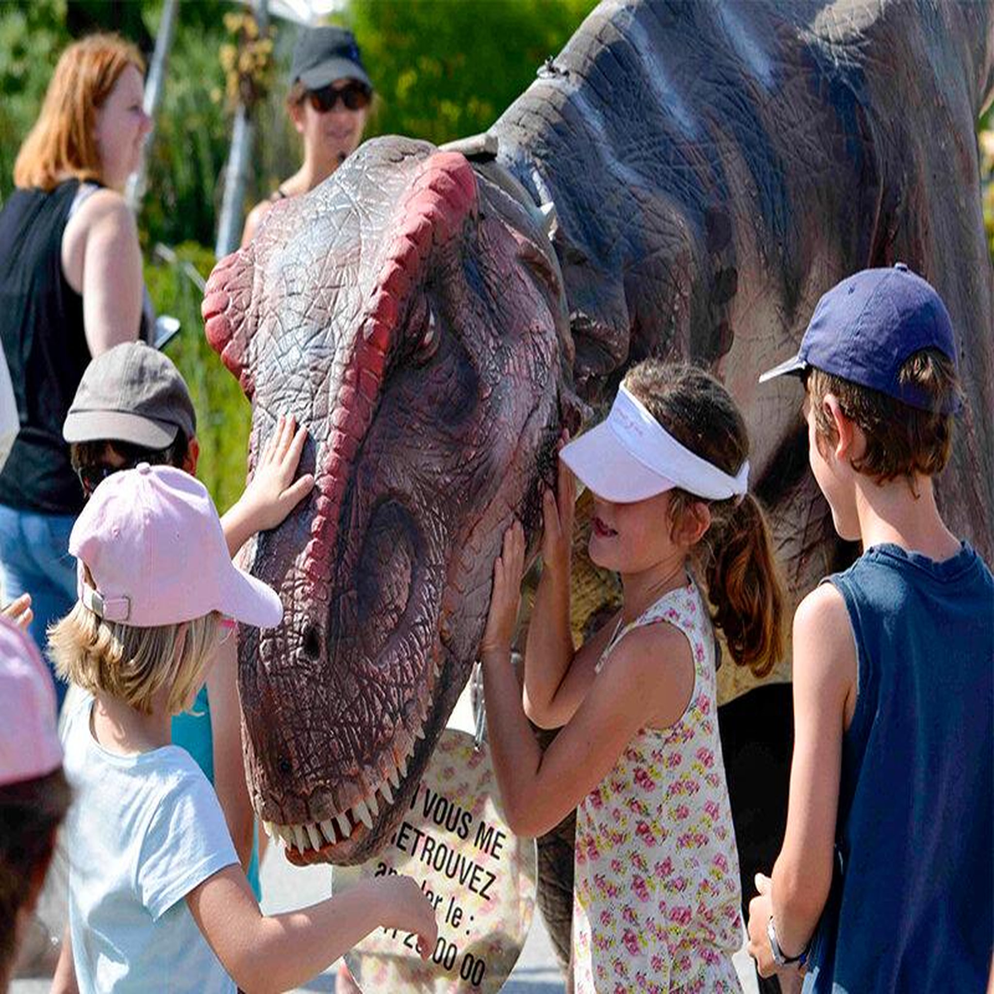 Voir la diapositive 4 : Smartbox Terra Botanica en famille : entrée pour 1 adulte et 2 enfants au parc ludique d'Angers - Coffret Cadeau Sport & Aventure