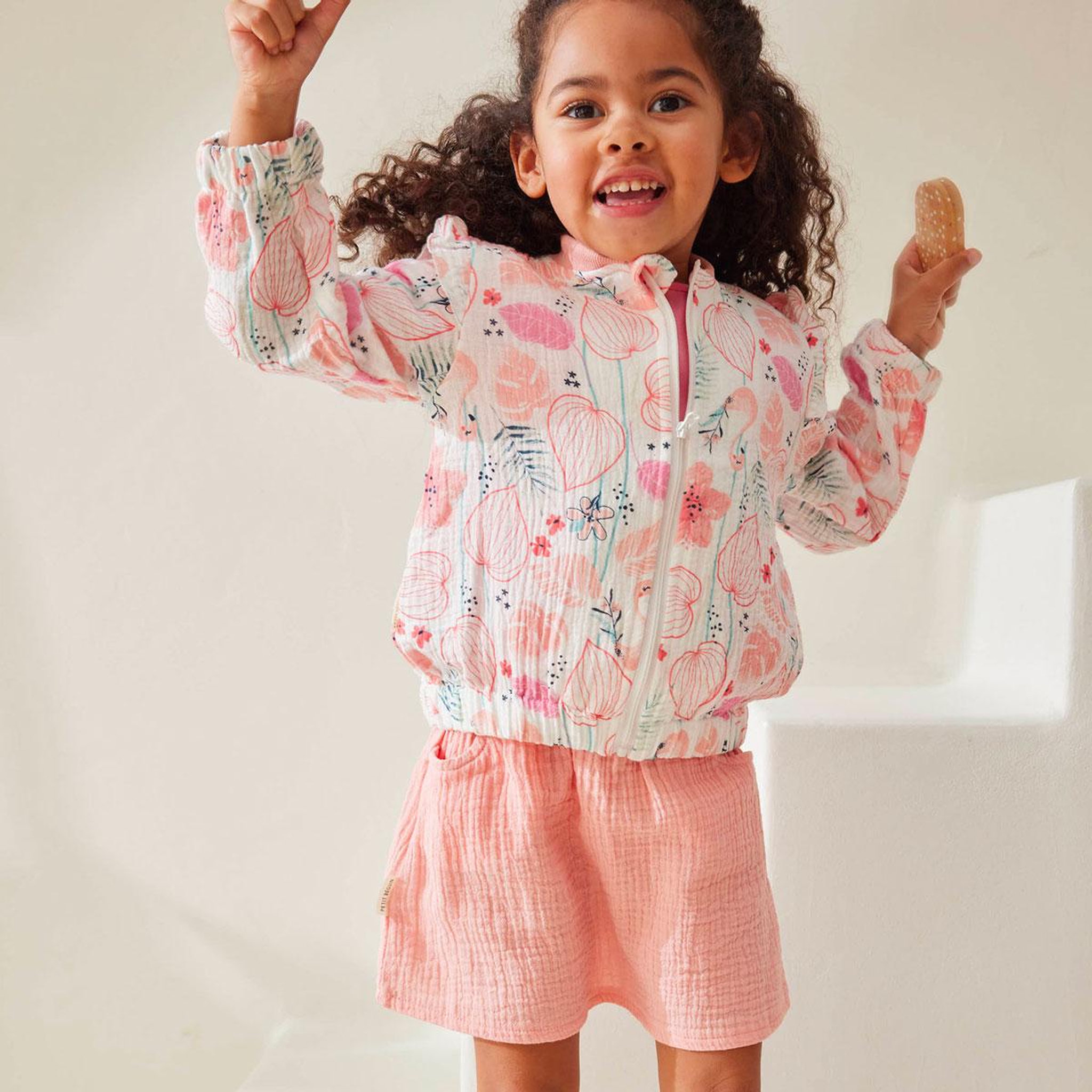 Voir la diapositive 5 : Petit Béguin Jupe enfant rose en gaze de coton caraïbes