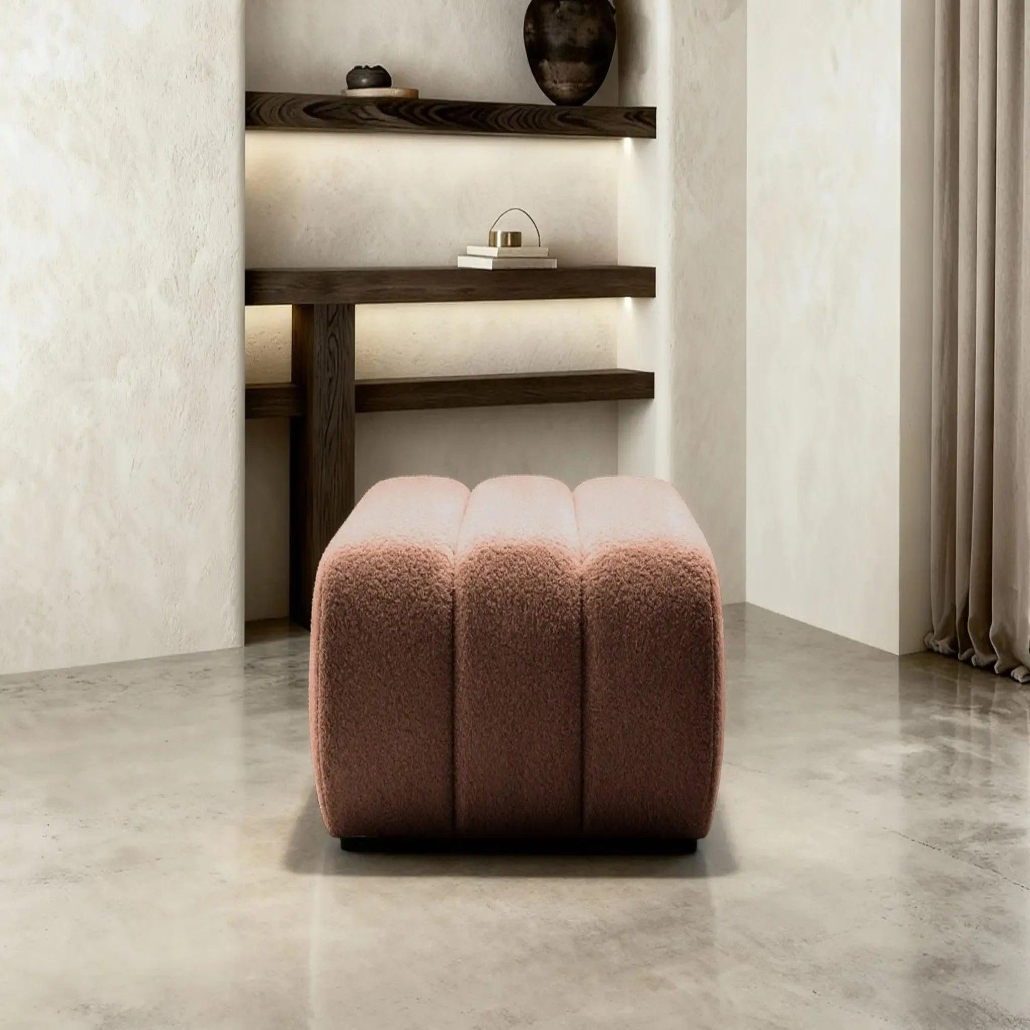 Voir la diapositive 3 : CASANOVA PARIS Celeste - pouf tissu bouclette