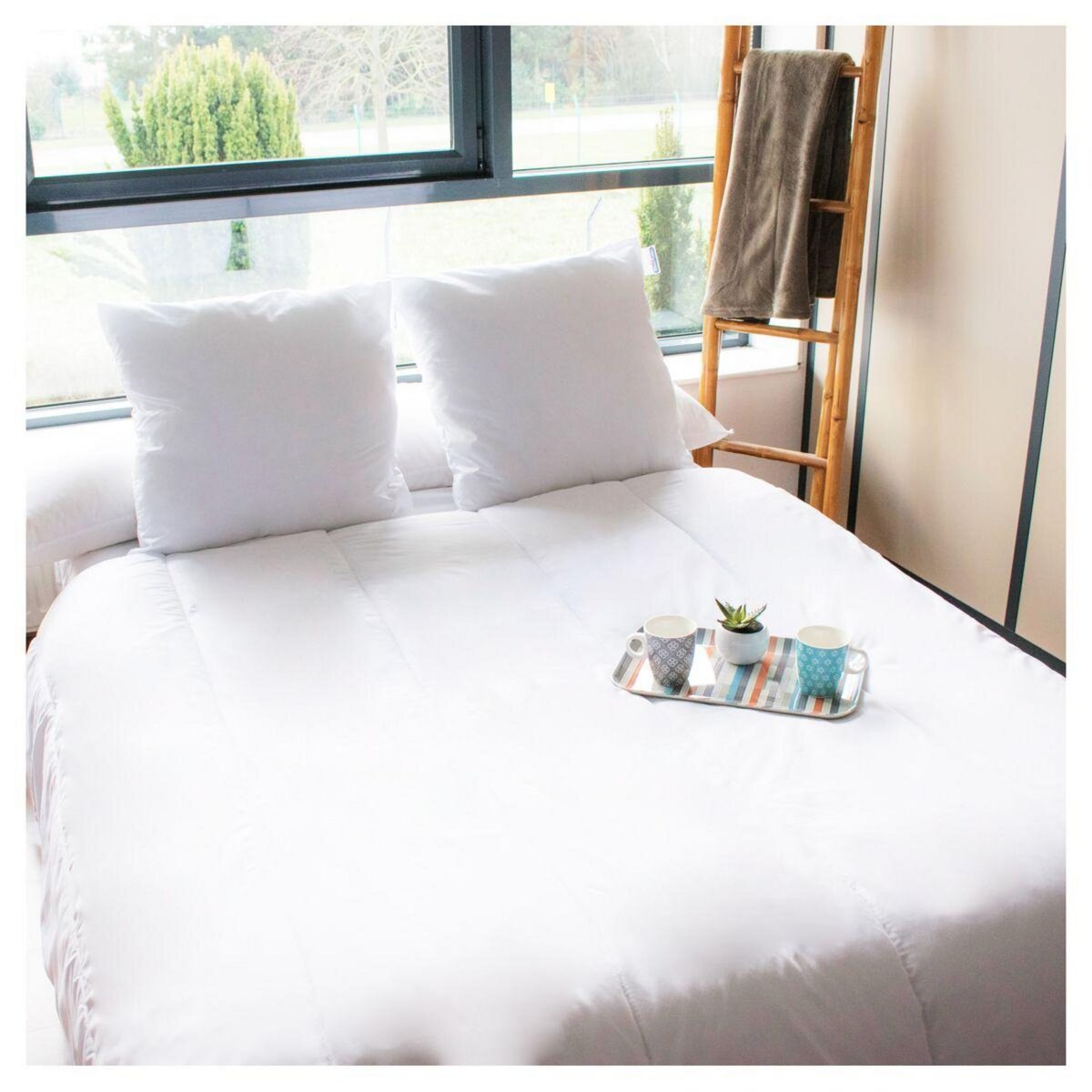 BLEU CALIN Couette tempérée Éco responsable composant 100% issus du recyclage 