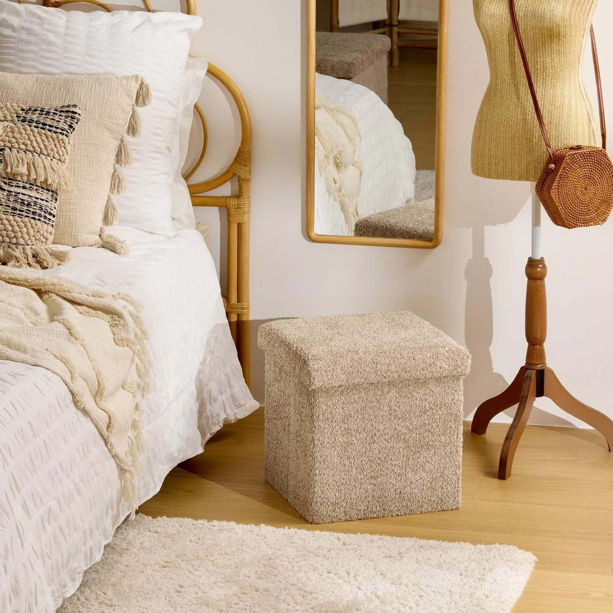 Voir la diapositive 3 : ATMOSPHERA Pouf coffre pliable  soana  38cm taupe