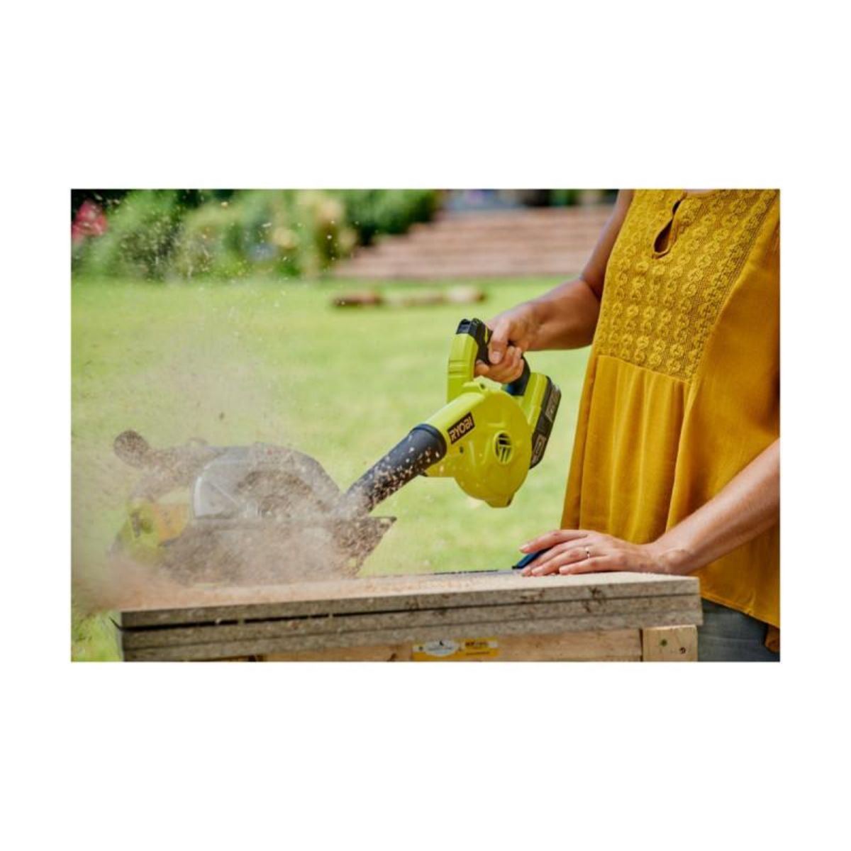 Ryobi Souffleur d'atelier RYOBI 18V One+ sans batterie ni chargeur R18TB-0