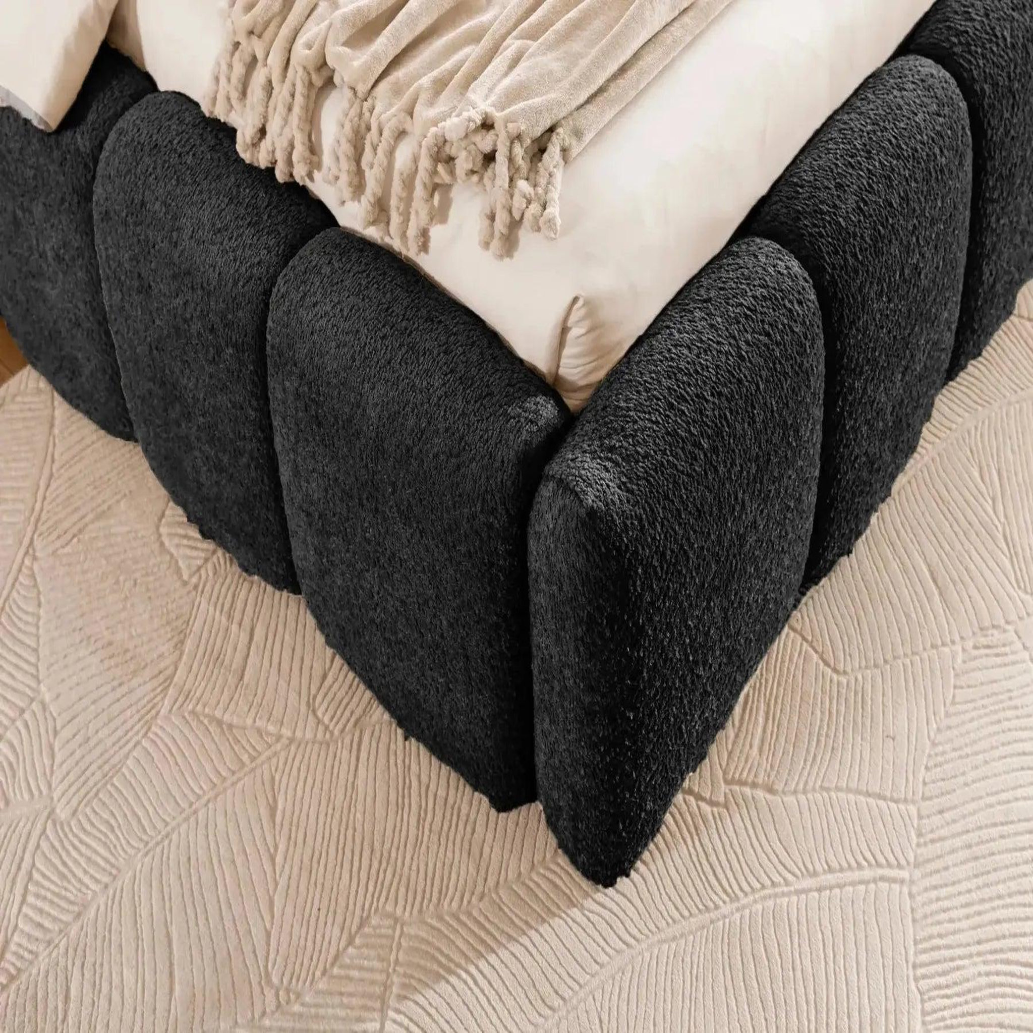 Voir la diapositive 5 : CASANOVA PARIS Elise - lit coffre tissu bouclette