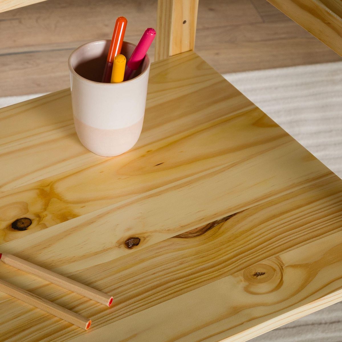 IDIMEX Bureau enfant SUZA réglable en hauteur en pin