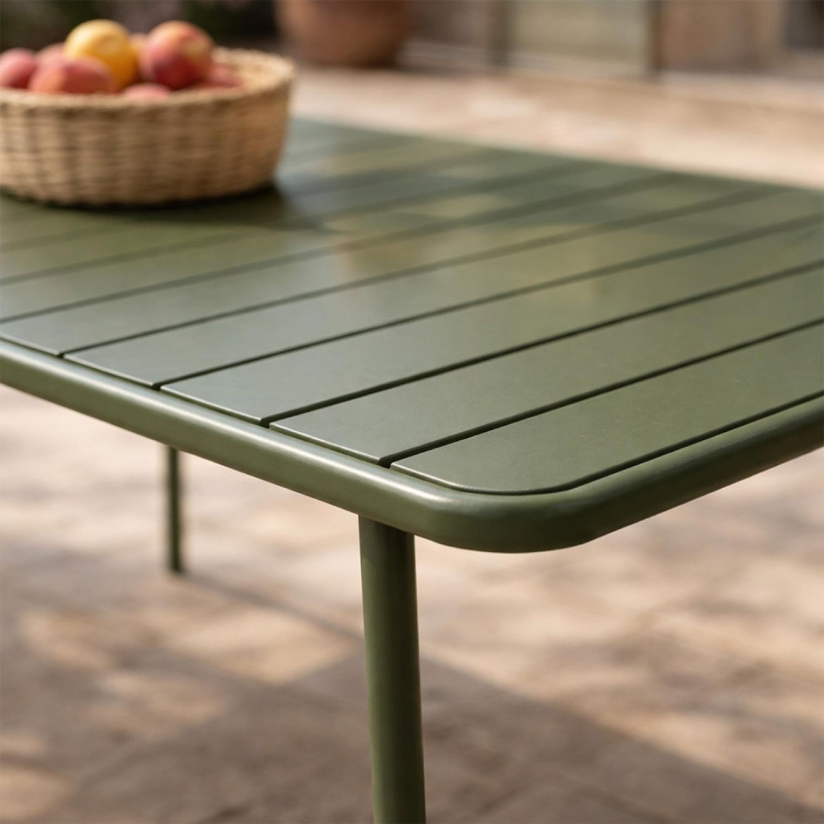 CONCEPT USINE Table de jardin 6 places 160cm vert BERGAME