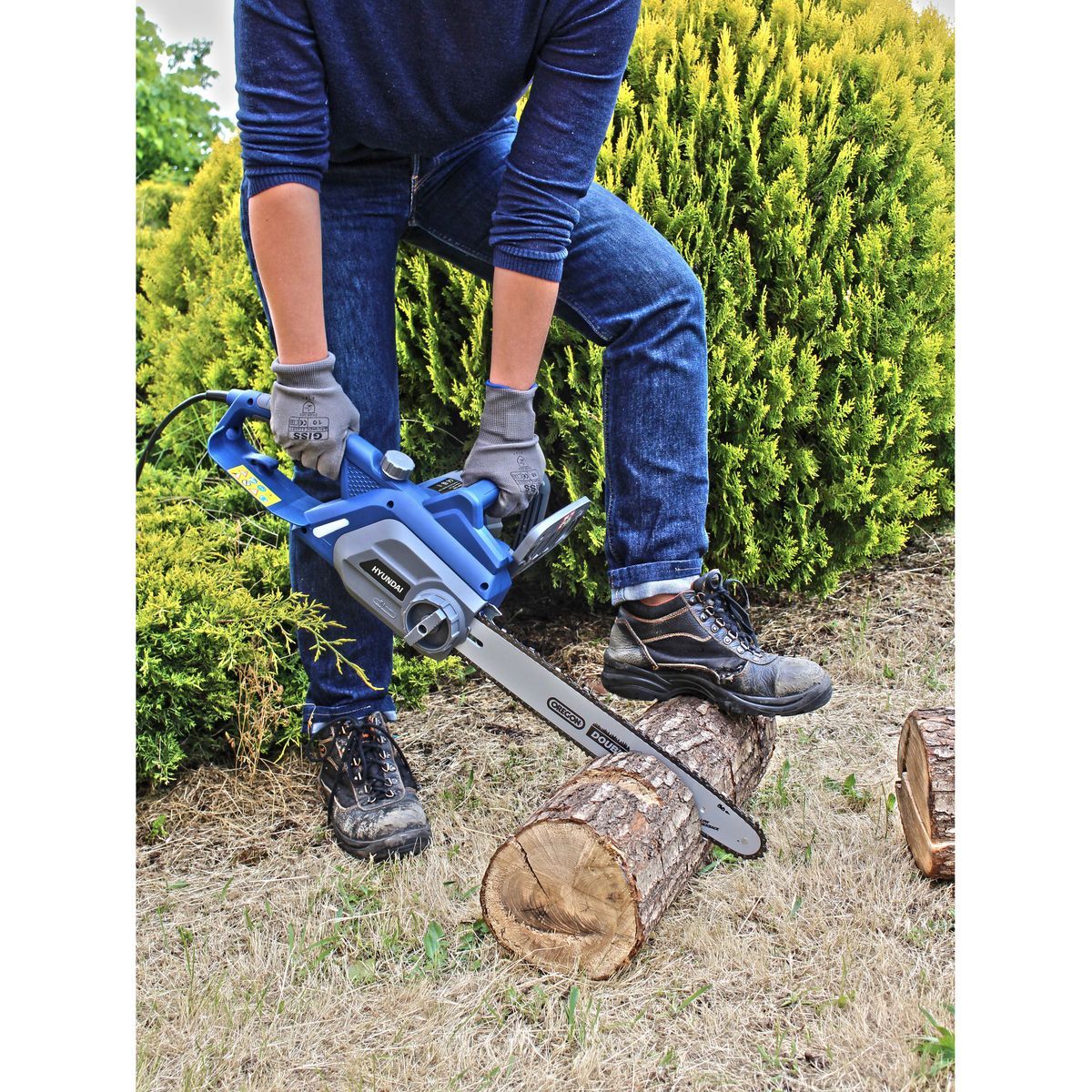 HYUNDAI Tronçonneuse électrique 2200 W 40.6 cm - Guide et chaîne Oregon