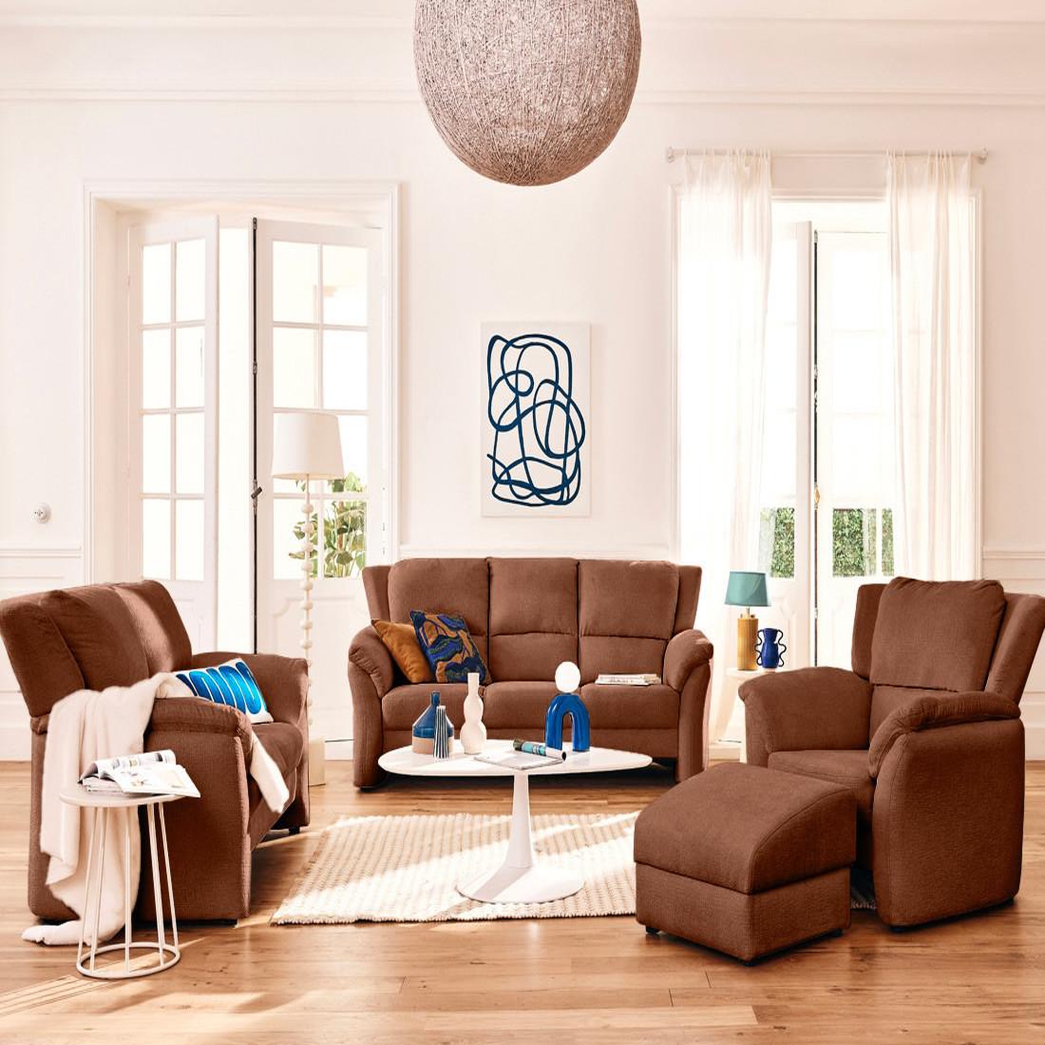 Voir la diapositive 2 : LISA DESIGN Bastille - fauteuil en tissu velours relief