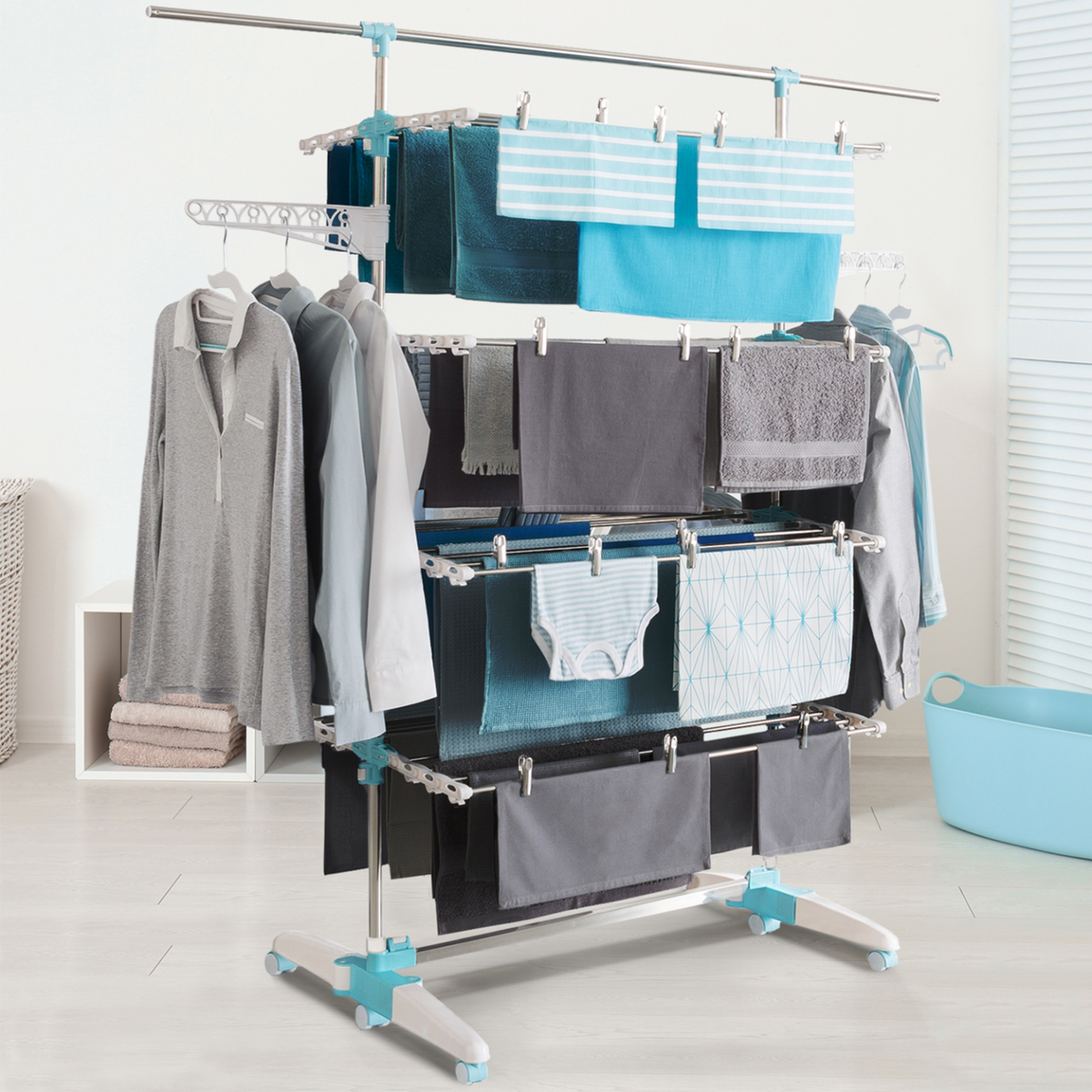 ID MARKET Séchoir à linge vertical pliable 4 niveaux OPTIMUM capacité 30M avec tringle télescopique blanc et bleu