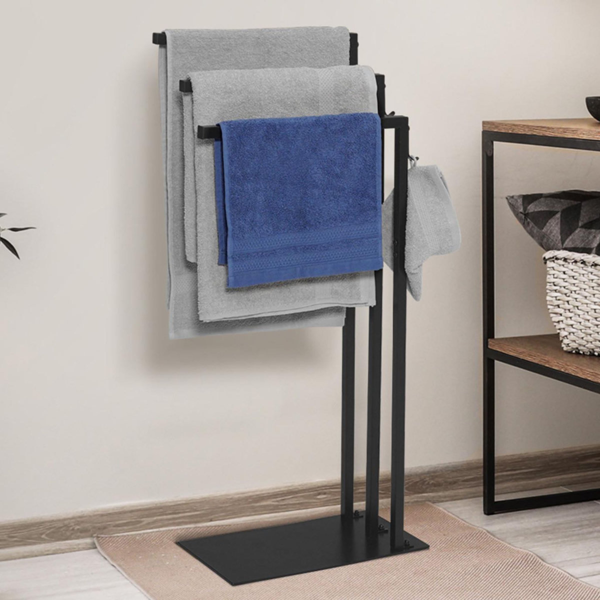 ID MARKET Porte-serviettes sur pied 3 barres latérales DALLAS métal noir design industriel