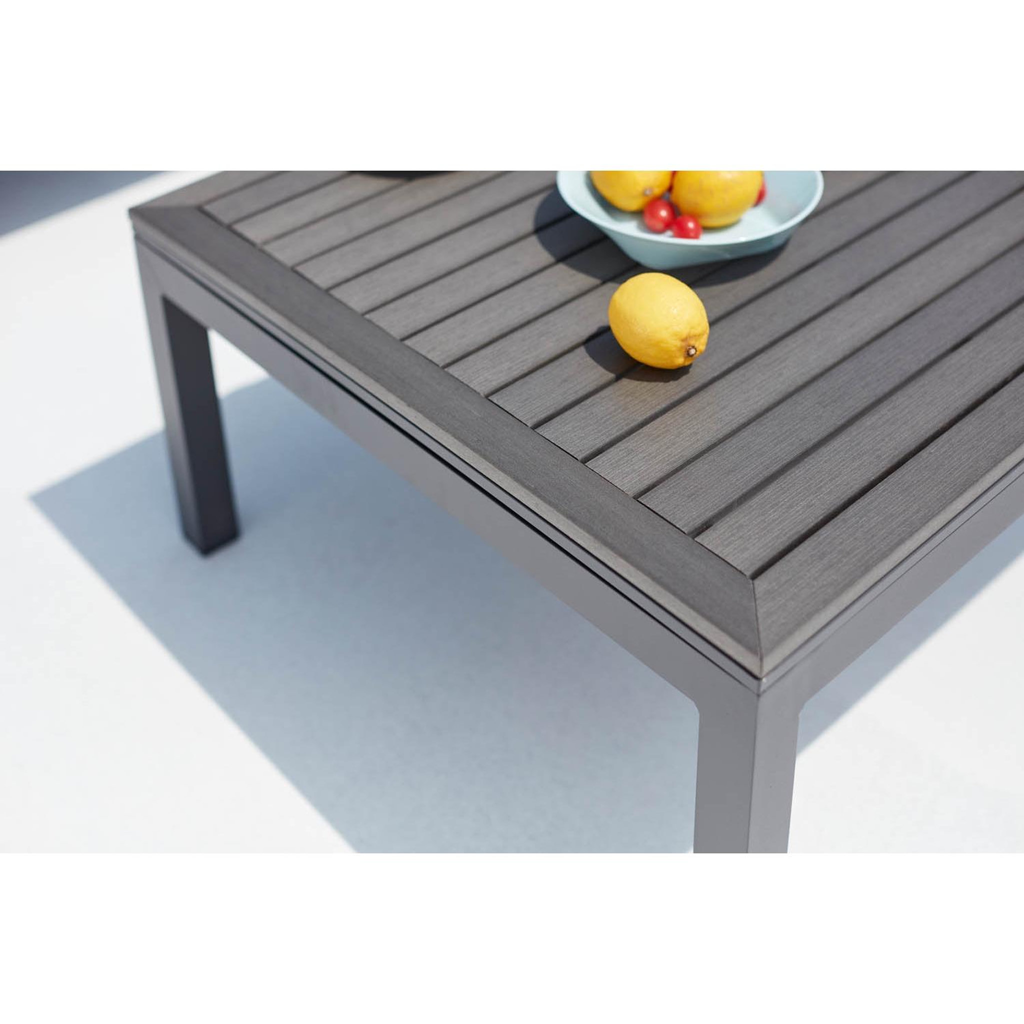 Voir la diapositive 4 : CONCEPT USINE Salon de jardin 4 places en aluminium et acier gris foncé lolea