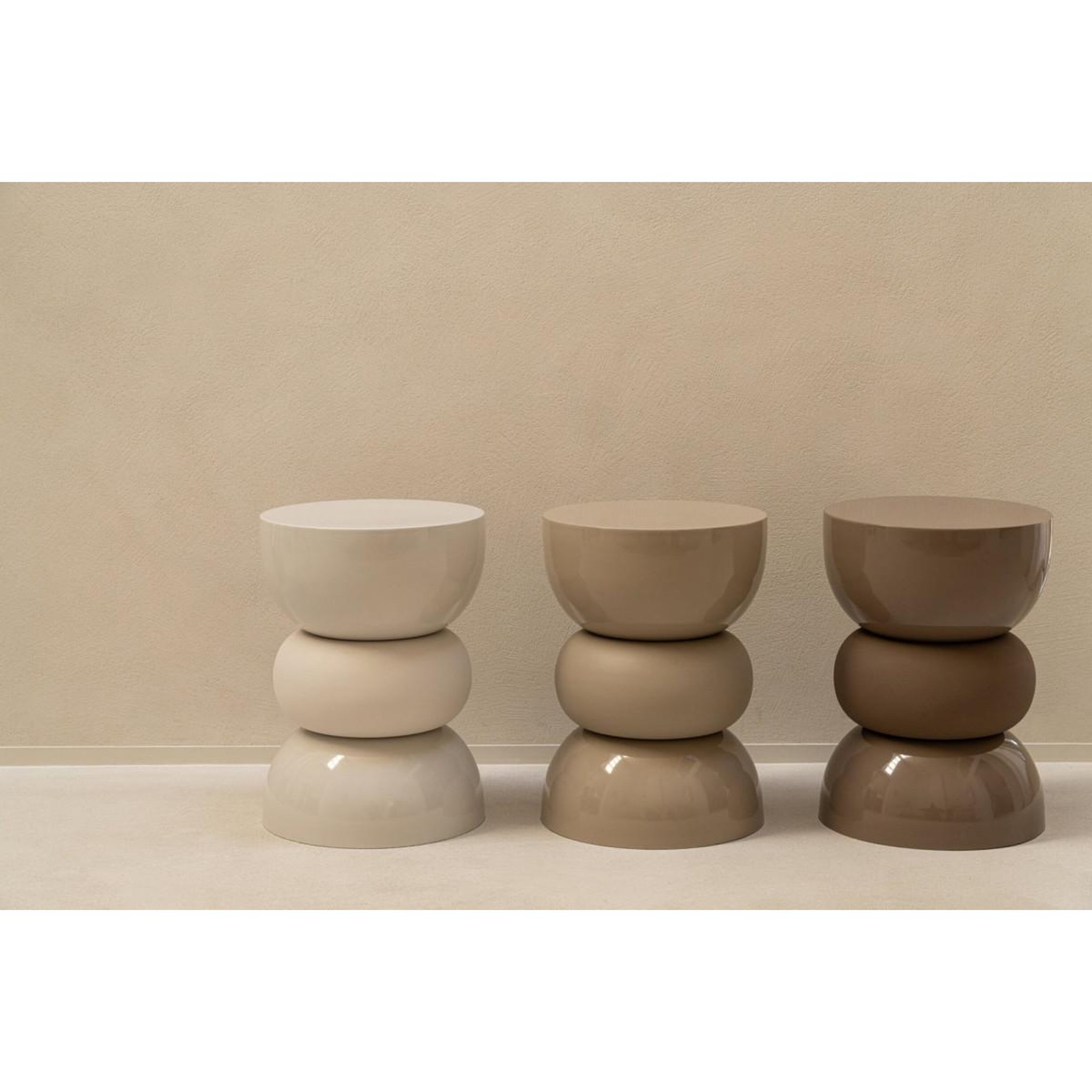 Voir la diapositive 3 : J-LINE Table d'appoint design  bubble  43cm beige