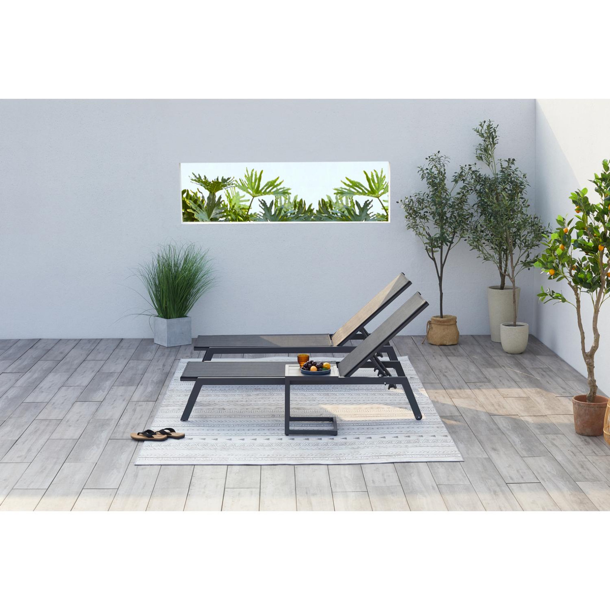 Voir la diapositive 4 : CONCEPT USINE Lot de 2 transats et une table d'appoint noir prato