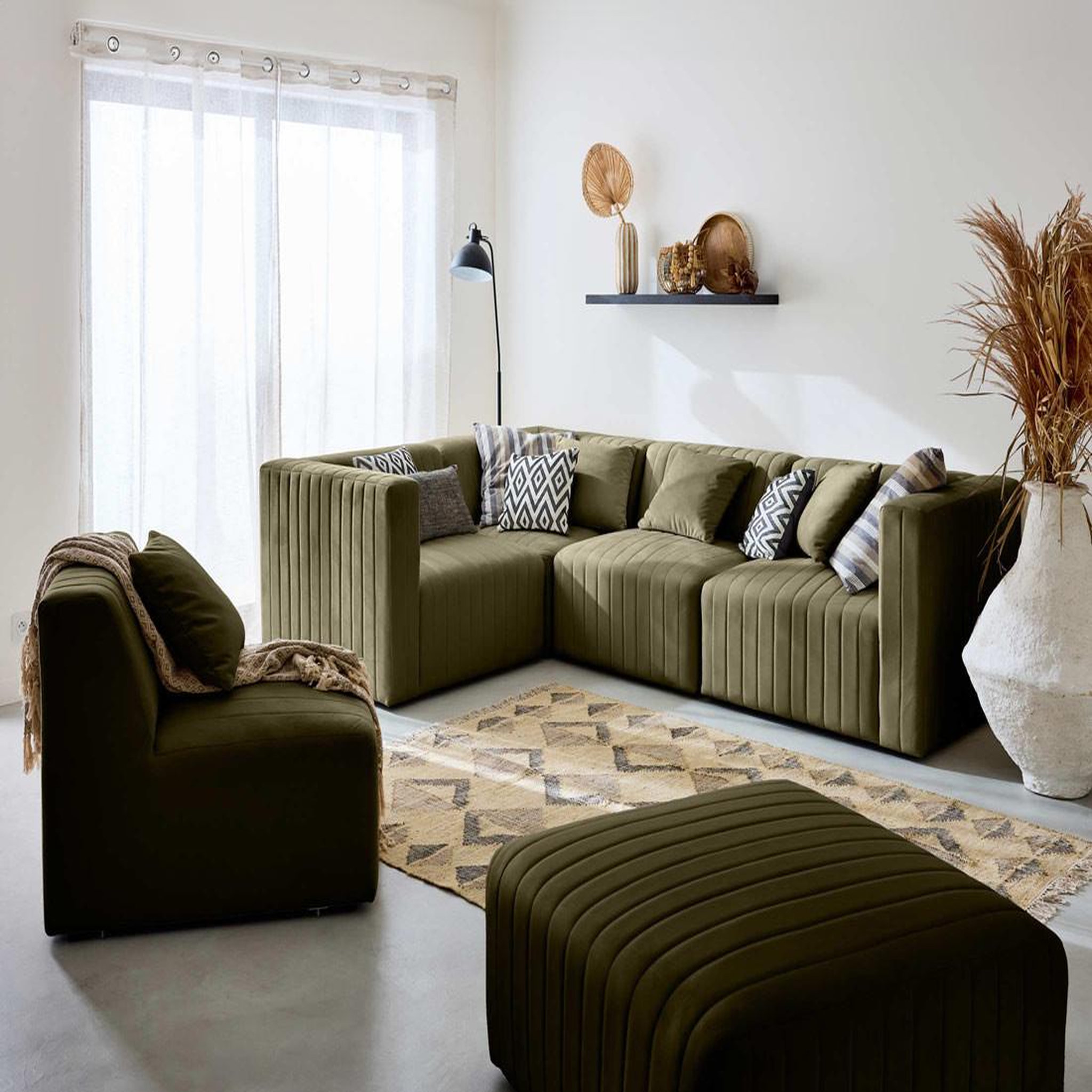 Voir la diapositive 2 : BEST MOBILIER Nova - canapé modulable d'angle réversible - 6 places - en velours