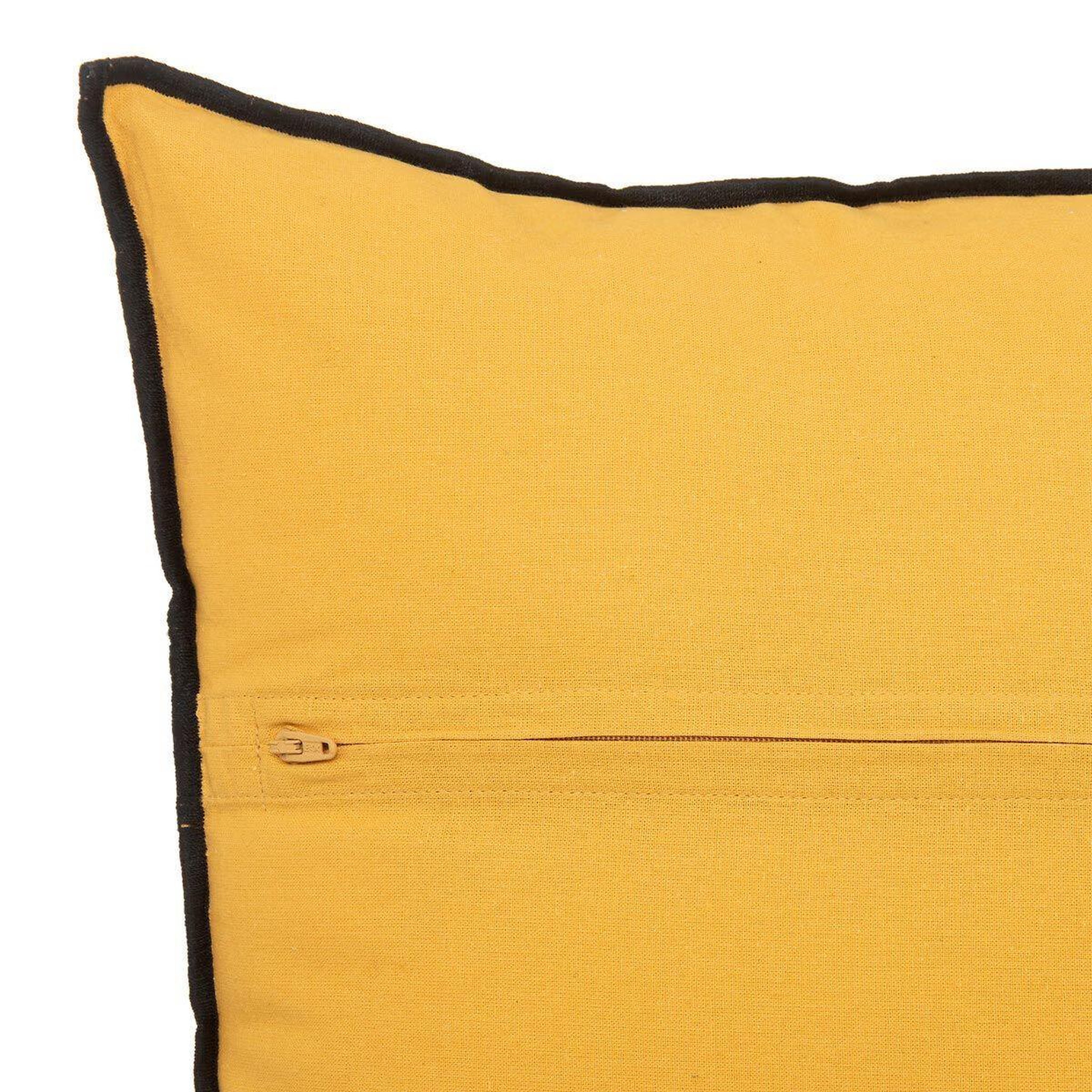 Voir la diapositive 2 : ATMOSPHERA Coussin déco  linah  45x45cm ocre