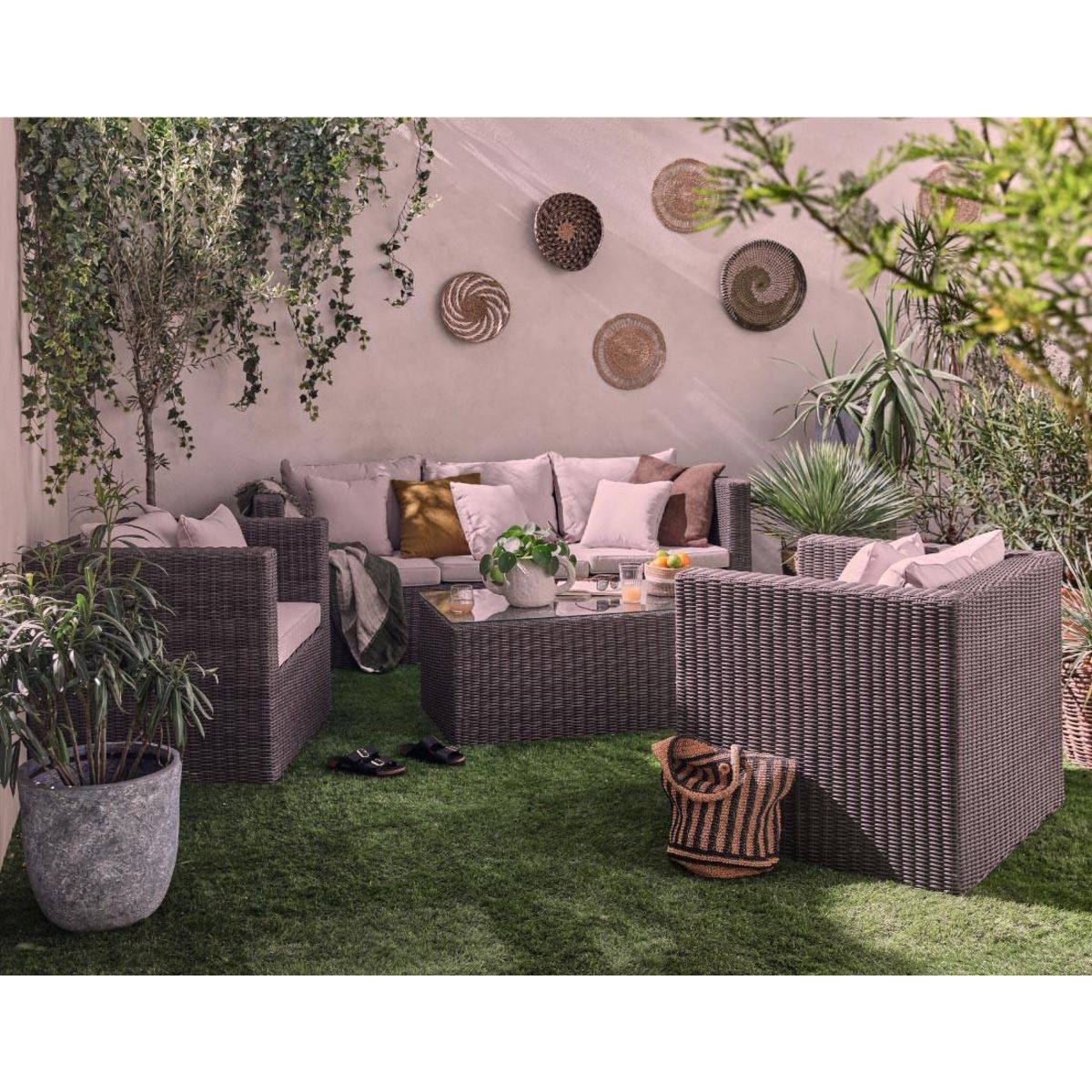 BEST MOBILIER Palavas - salon bas de jardin 5 places + table - en résine tressée - gris avec coussins beiges