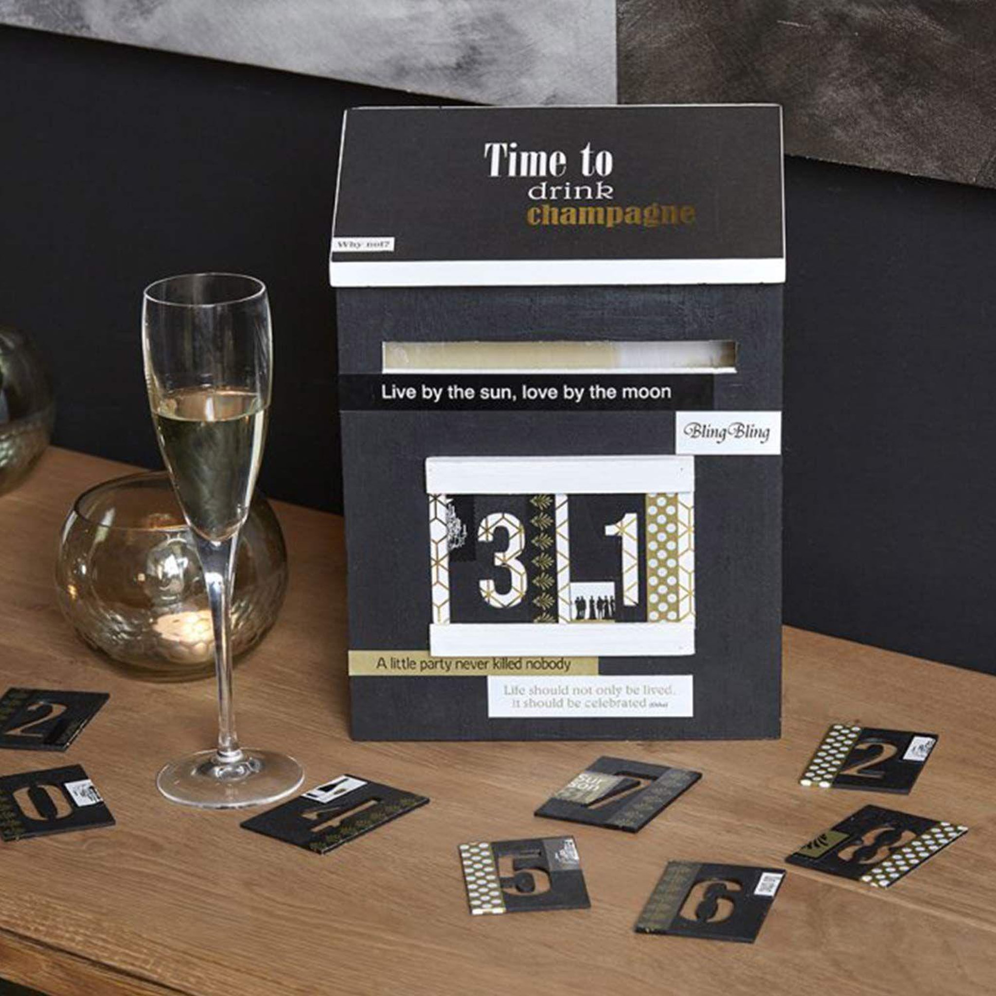Voir la diapositive 2 : Artemio Calendrier de l'avent boîte aux lettres en bois 28 cm