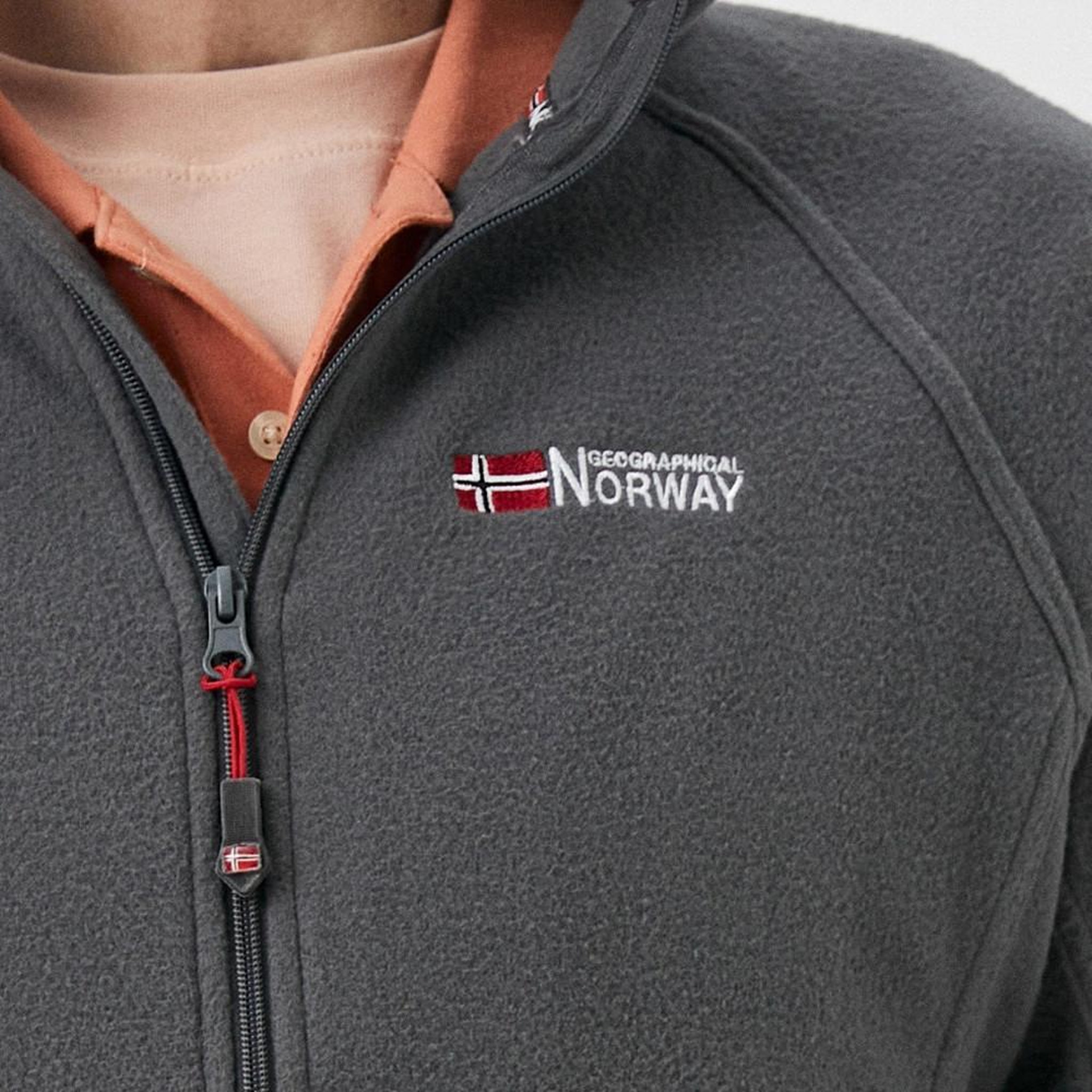 Voir la diapositive 5 : GEOGRAPHICAL NORWAY Veste Polaire e Homme Geographical Norway Tug