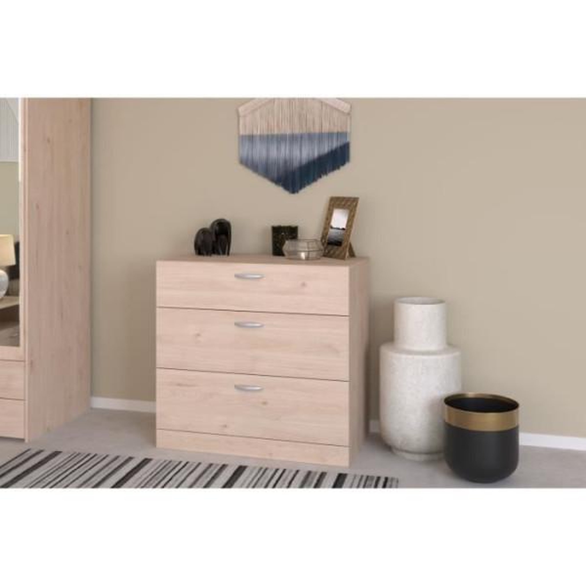 Voir la diapositive 5 : PARISOT Chambre complete adulte VARIA - Lit 140x190/200 + 2 chevets +1 commode, 1 armoire avec miroir - Décor Chene - PARISOT