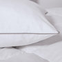 Voir la diapositive 4 : ID MARKET Couette 220x240 CM AELA en plume d'oie anti acarien 500 gr + 2 oreillers