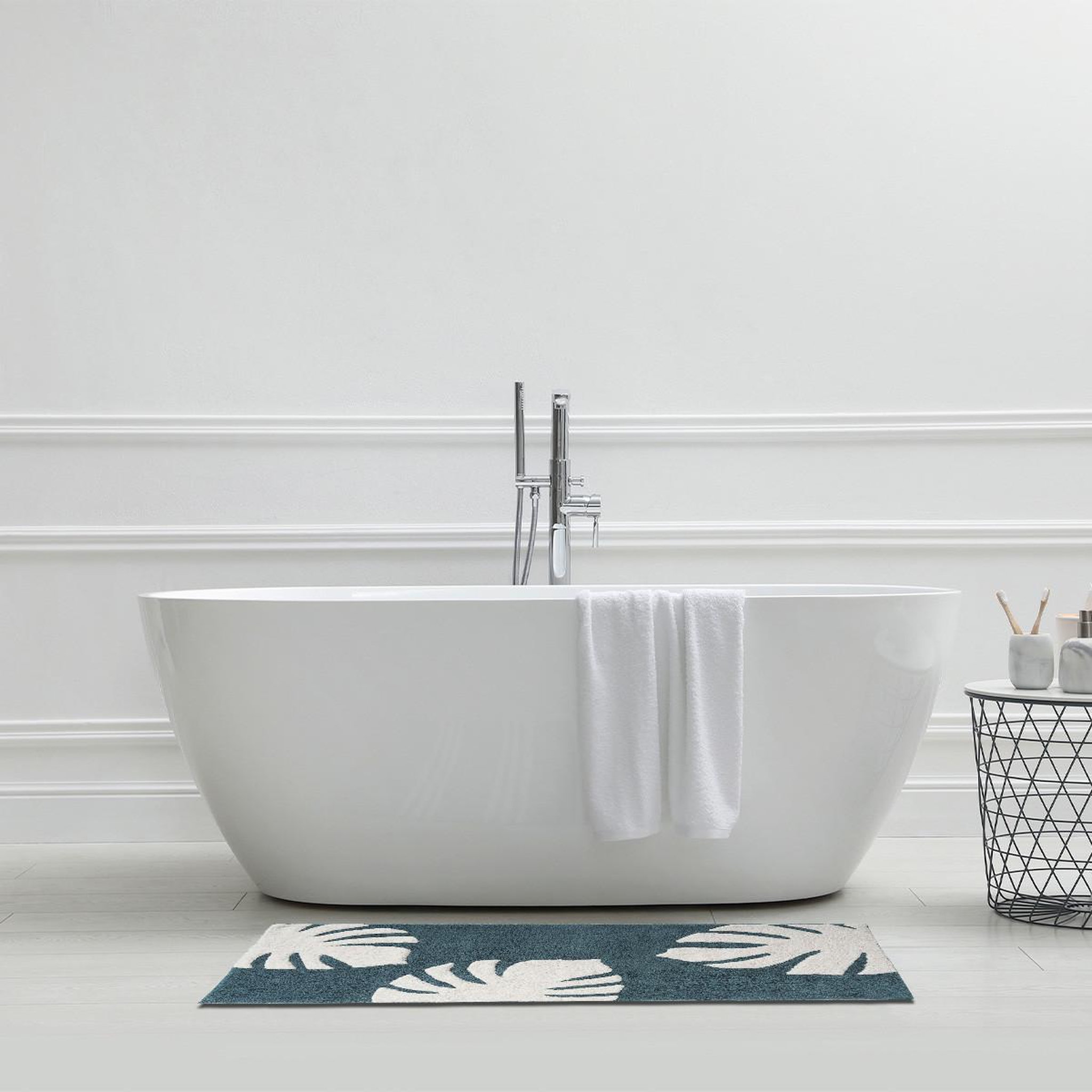 Voir la diapositive 3 : GUY LEVASSEUR Tapis de bain déco feuilles en coton tufté 60x120cm