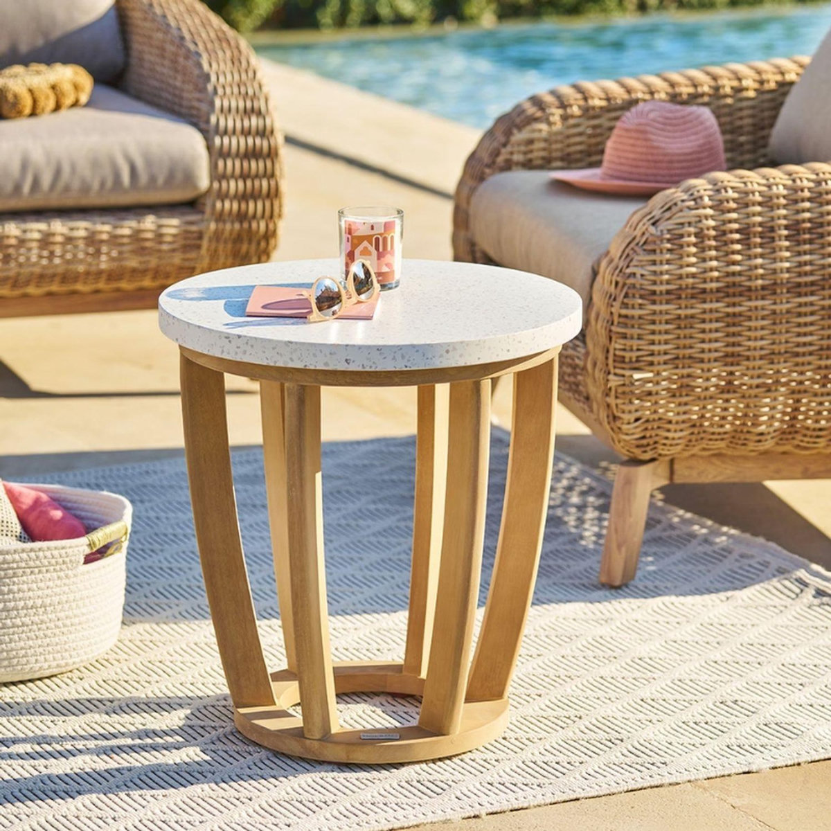 HESPERIDE Table de jardin d'appoint ronde en bois et béton LEMINDO - Marron