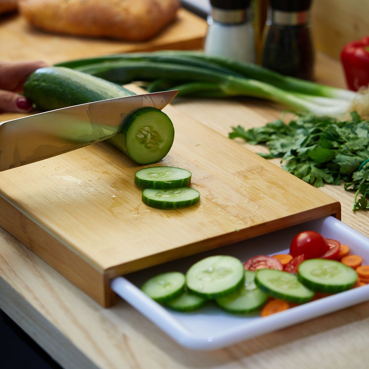 Planche à découper en bambou massif 18mm NAPA avec plateau récupérateur 