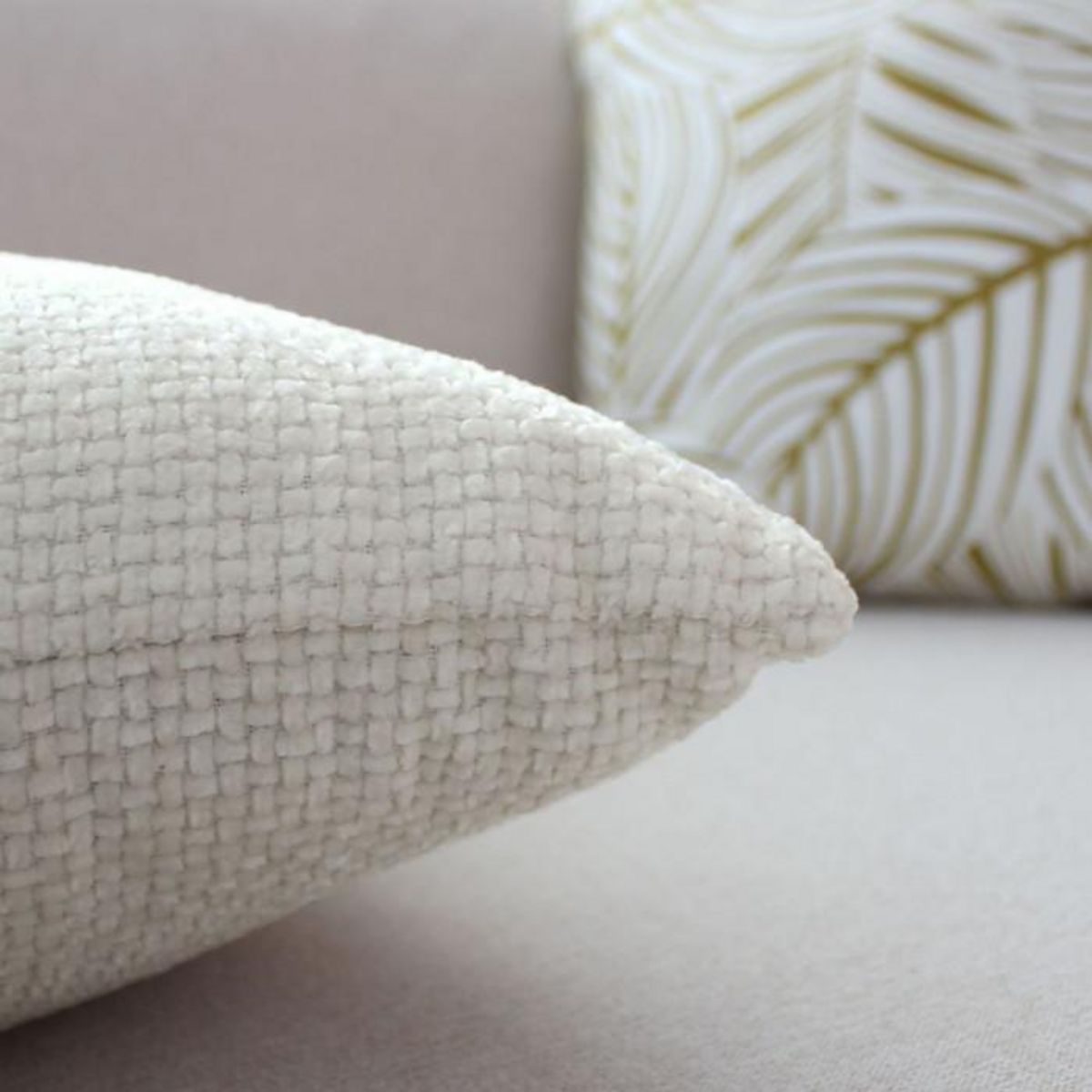 Paris Prix Coussin Déco en Velours  Chenillé  40x40cm Écru