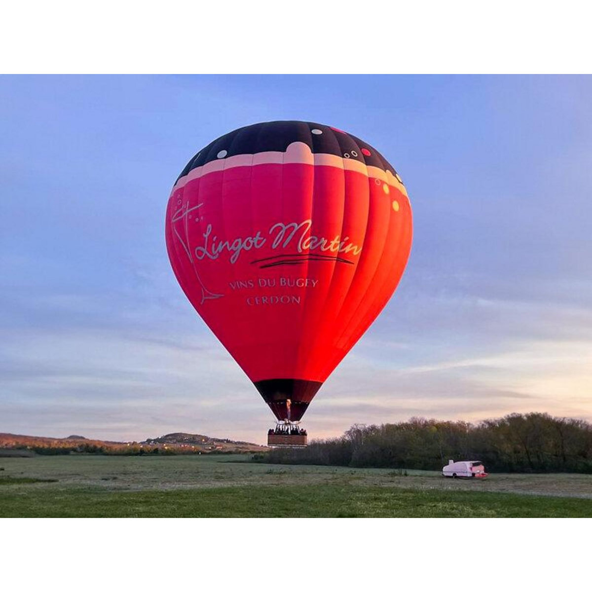 Smartbox Vol en montgolfière pour 2 personnes au-dessus des vignobles du Beaujolais en semaine - Coffret Cadeau Sport & Aventure