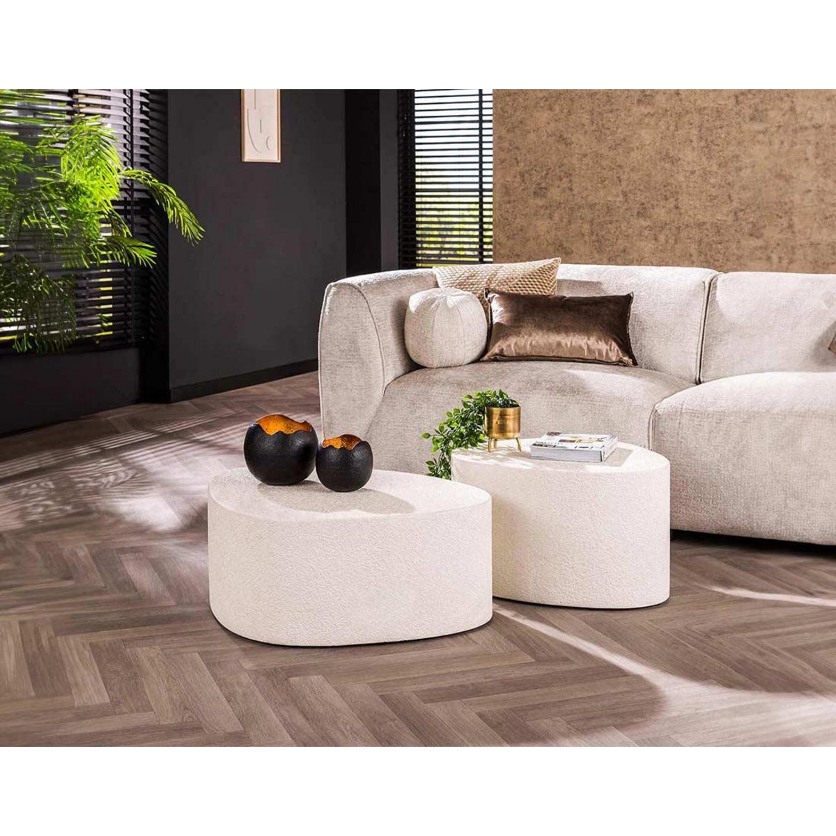 LISA DESIGN Mahara - lot de 2 tables basses - finition en marbre composite blanc - 81 et 49 cm