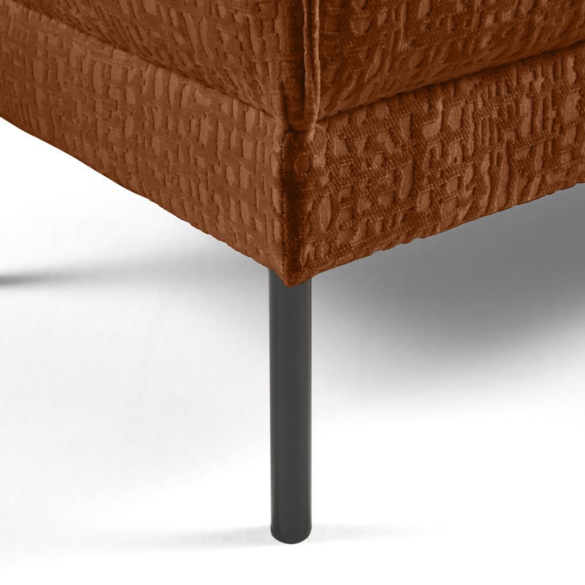 Voir la diapositive 5 : LISA DESIGN Charlie - pouf - pieds hauts - en tissu velours relief