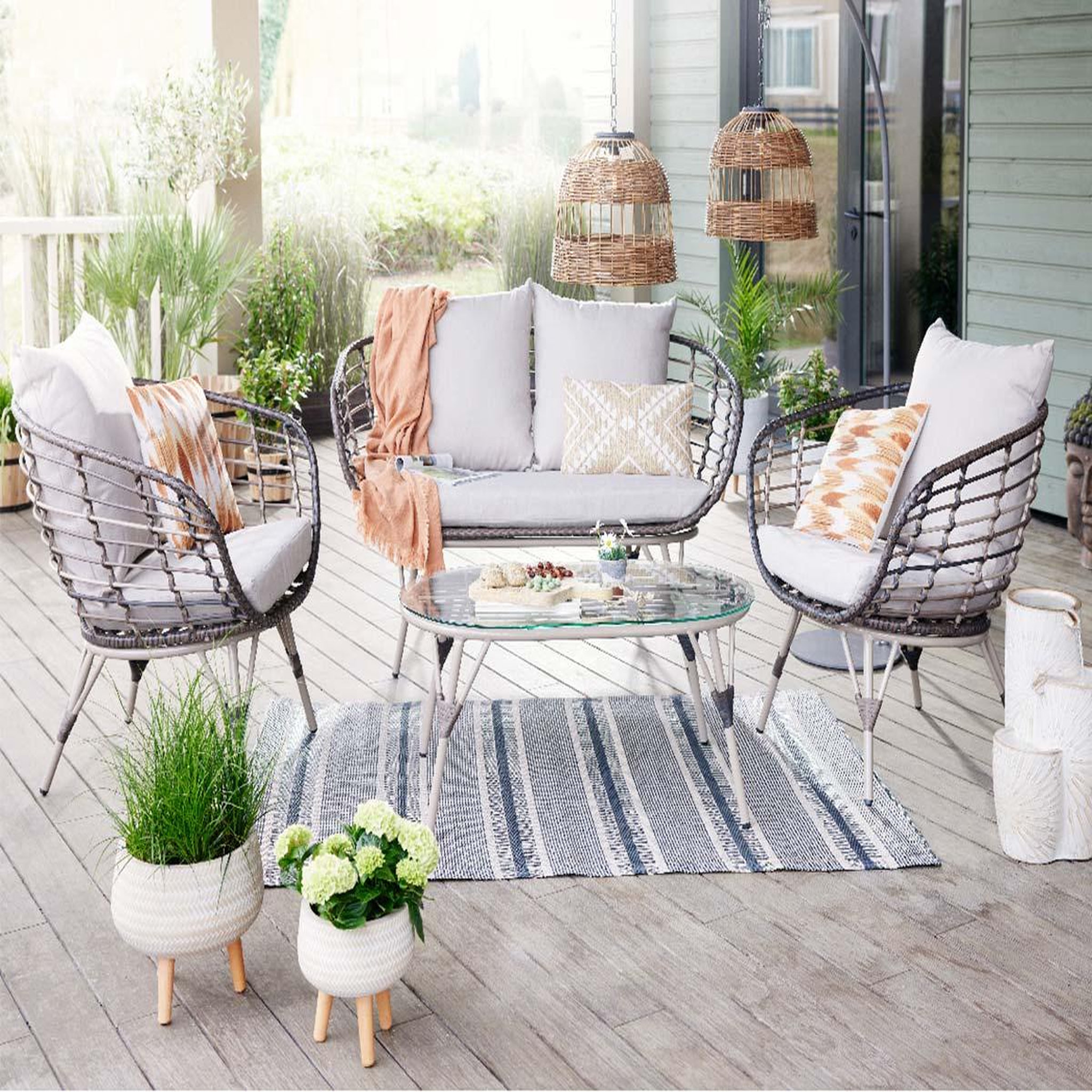 Voir la diapositive 2 : JARDIDECO Salon de jardin en résine tressée brun Evora avec table basse - 4 places