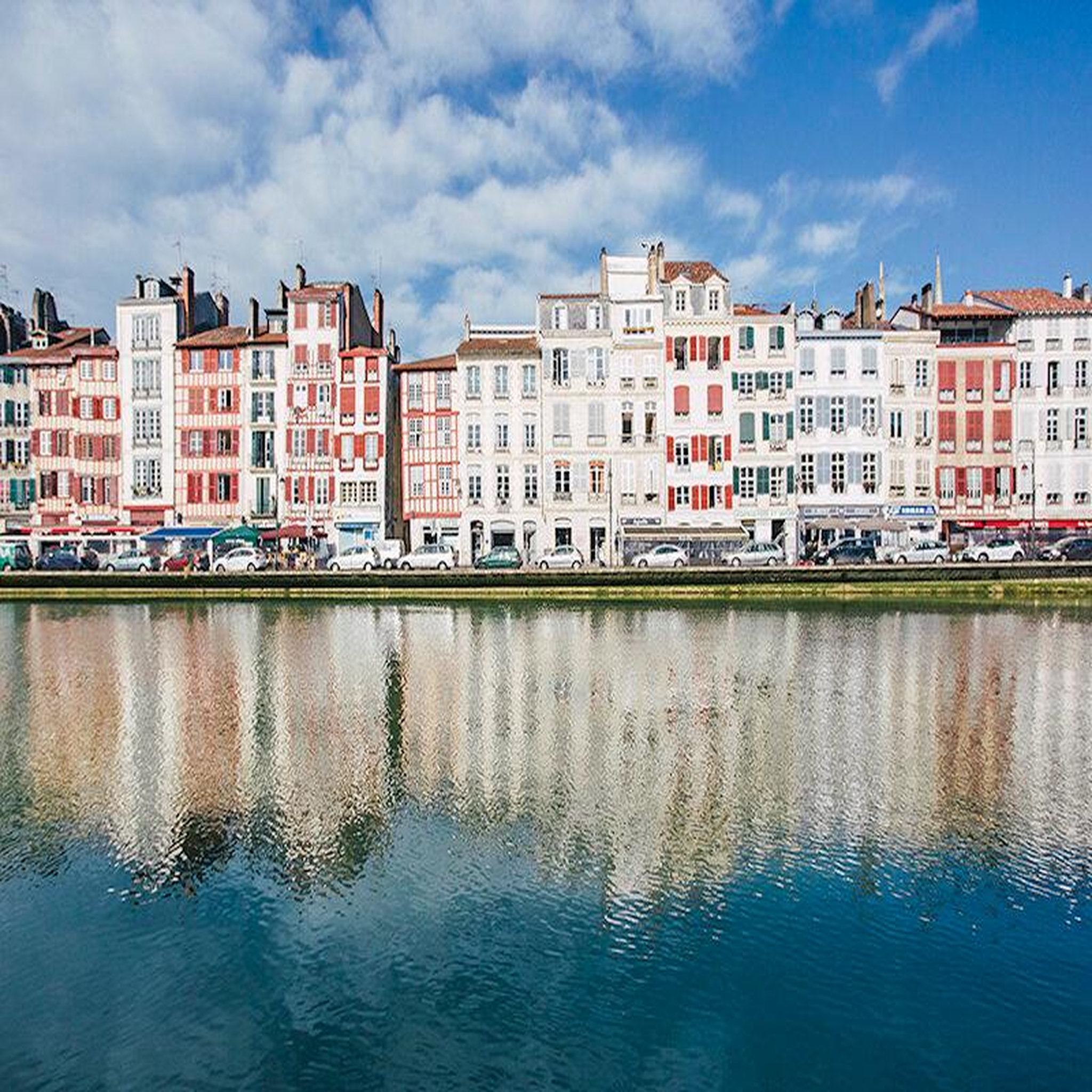 Voir la diapositive 2 : Smartbox 2 jours près du littoral en france - coffret cadeau séjour