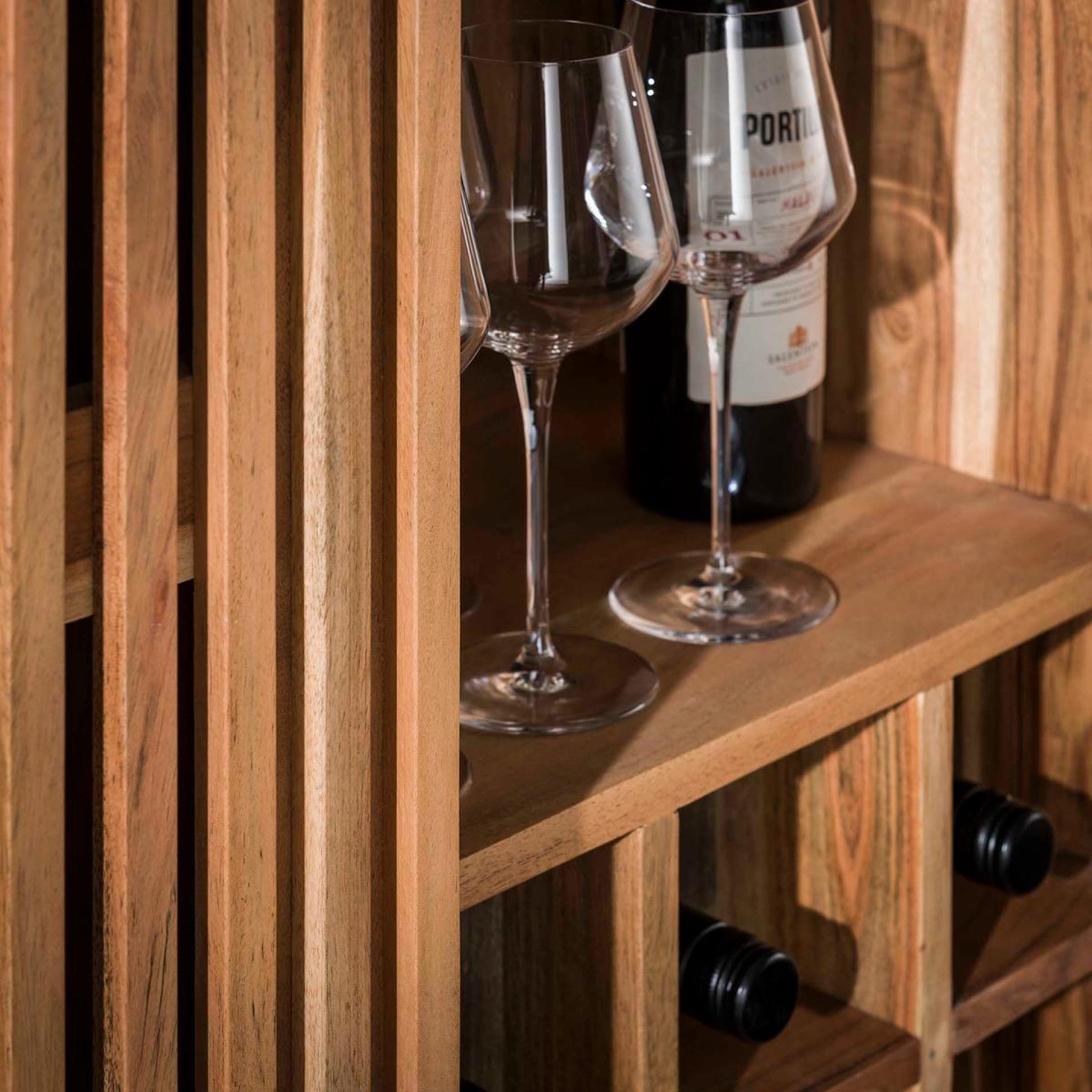 Voir la diapositive 4 : JLC KREATION Armoire à vin en bois massif DELIS
