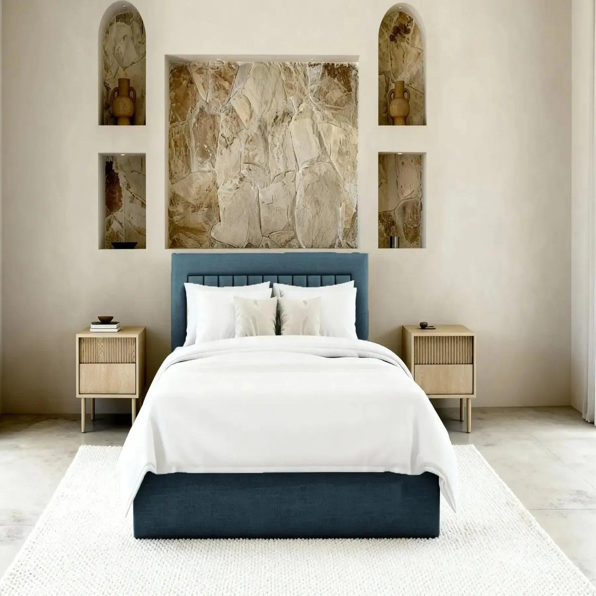 Voir la diapositive 3 : CASANOVA PARIS Camille - lit coffre tissu velours