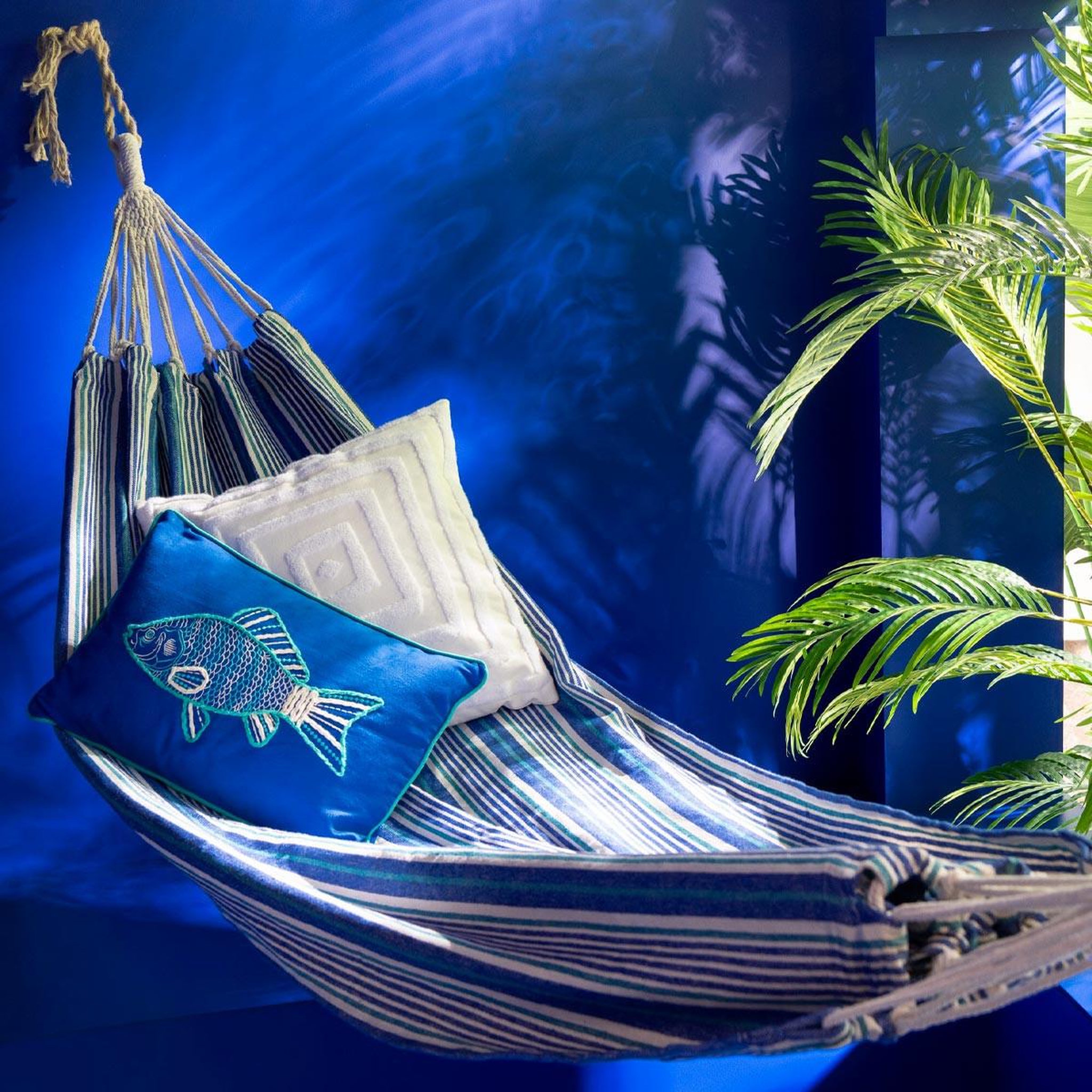 Voir la diapositive 5 : J-LINE Hamac en tissu  rayures  200cm bleu