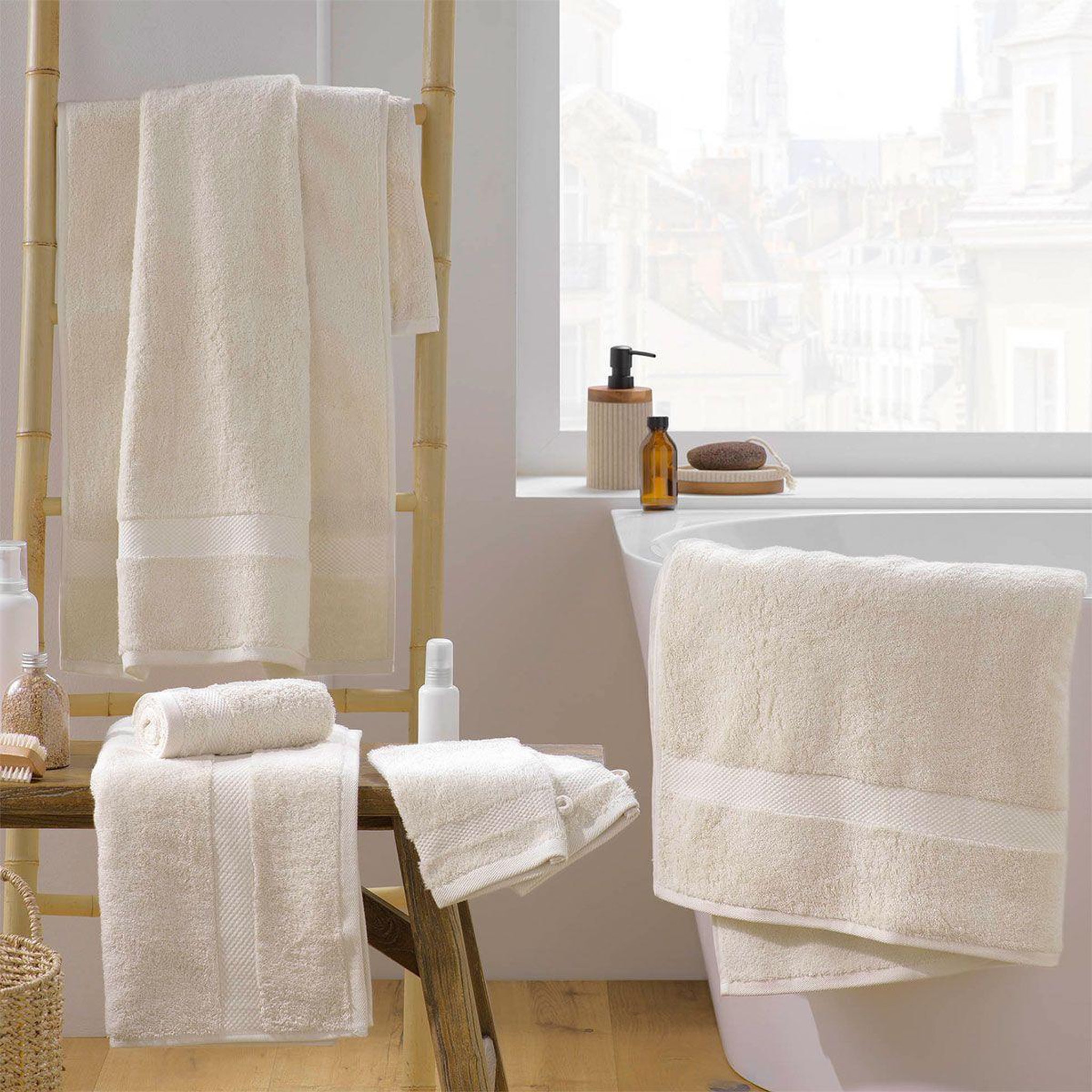 Voir la diapositive 4 : Douceur d'Intérieur Drap de douche  elegance  70x130cm sable