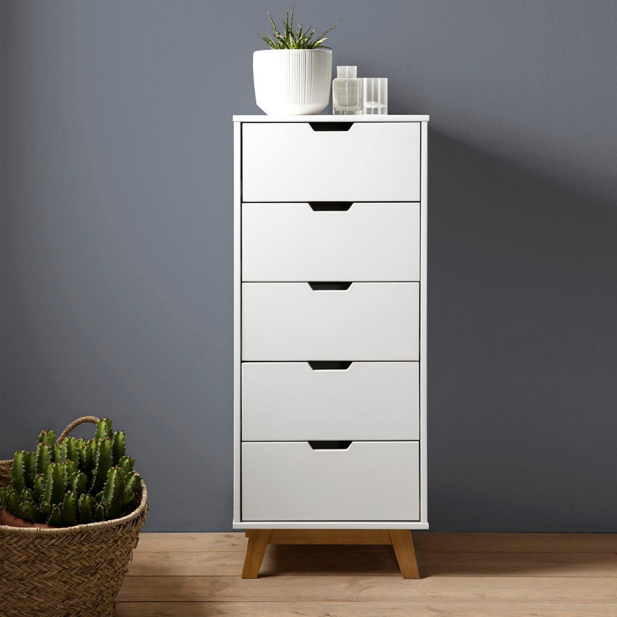 VS VENTA-STOCK Chifonnier Miranda avec 5 tirois en Couleur Blanc, Pieds en Bois Naturel