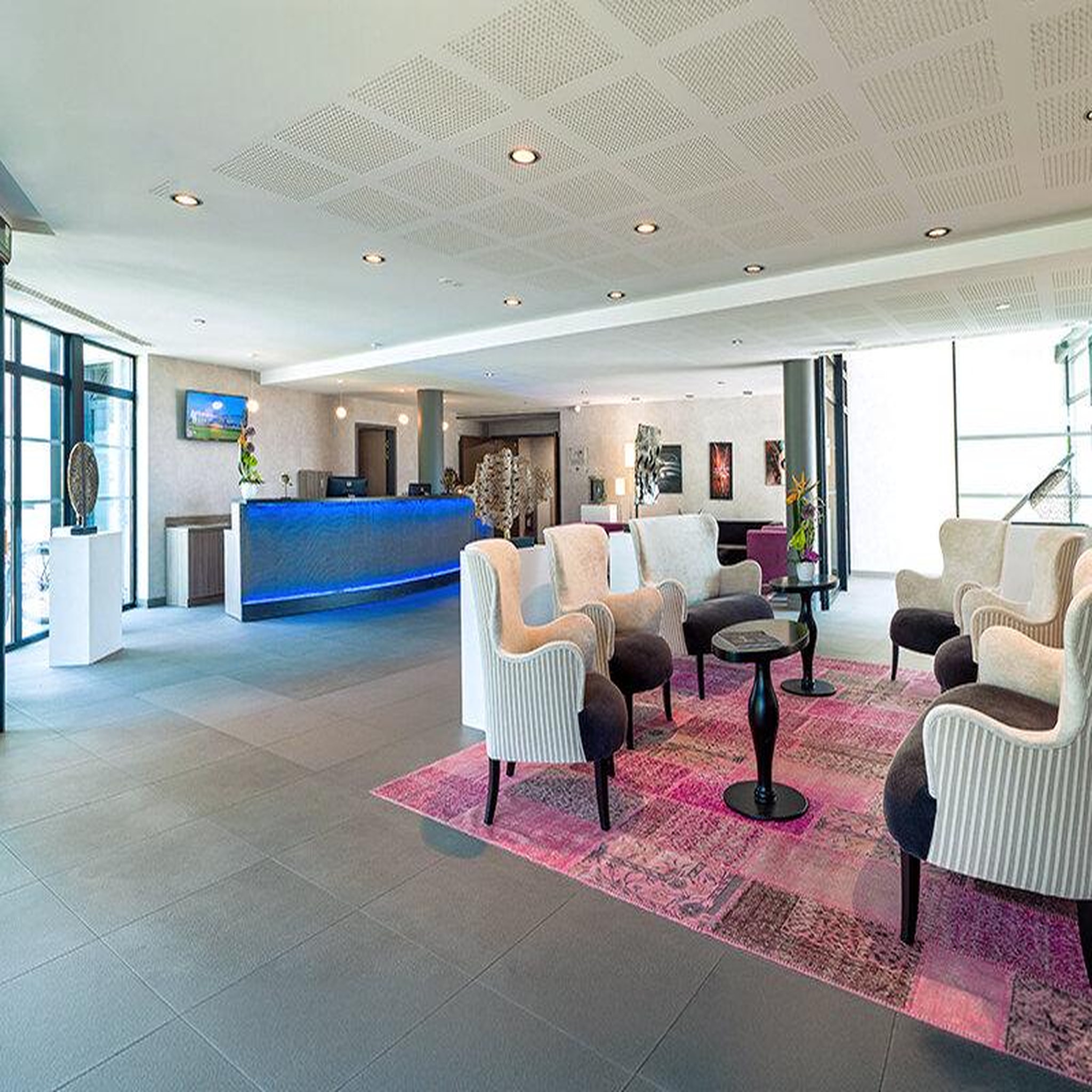 Voir la diapositive 4 : Smartbox 1 nuit en hôtel 4 étoiles avec accès spa et dîner à concarneau - coffret cadeau séjour